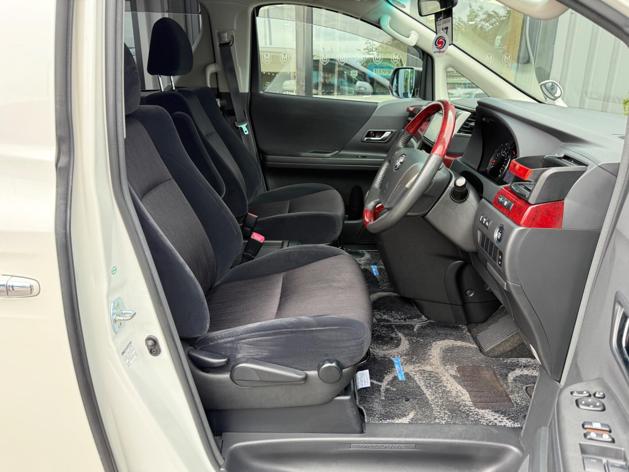 Toyota Vellfire view 39