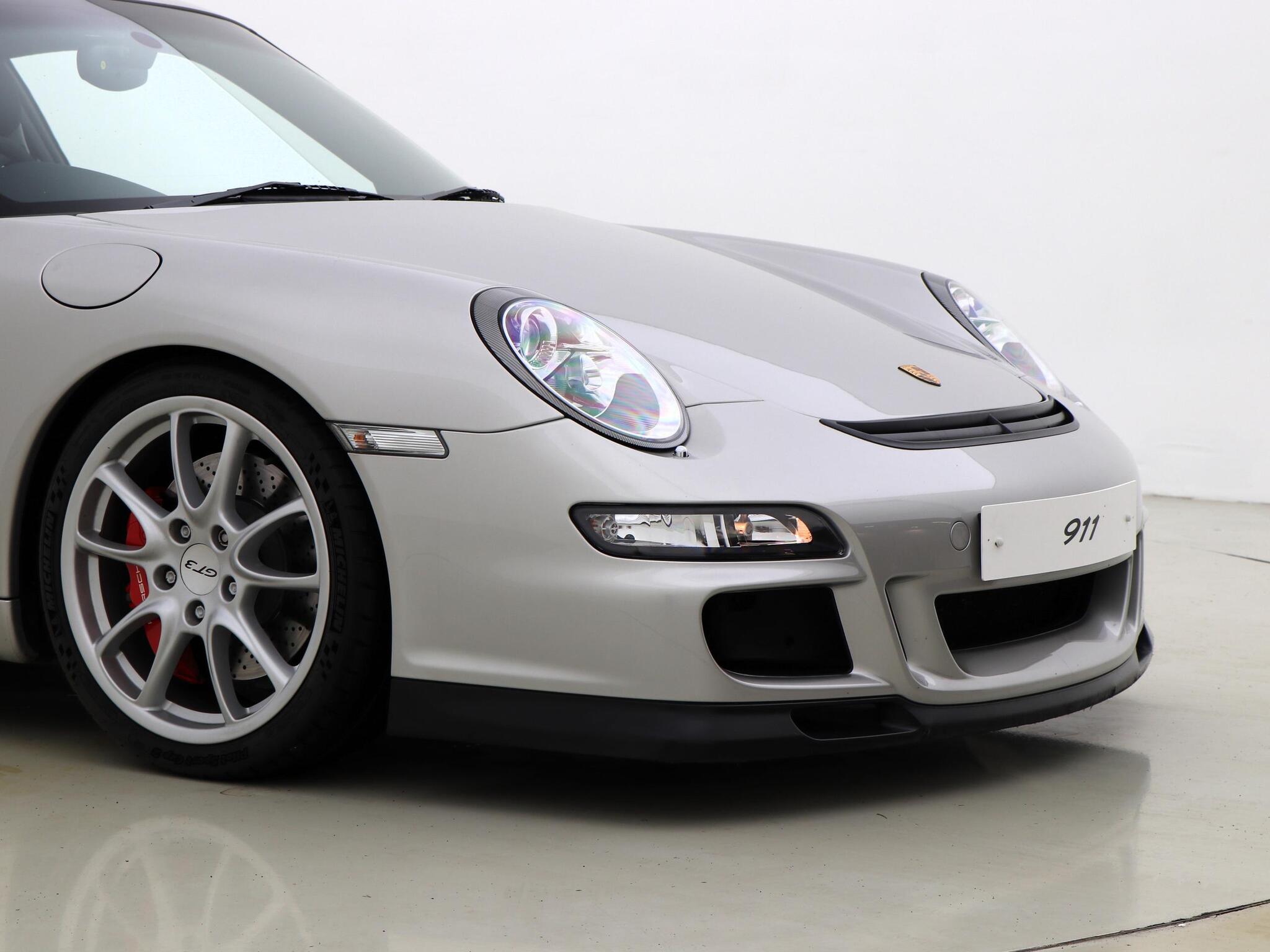 Porsche 911 view 13