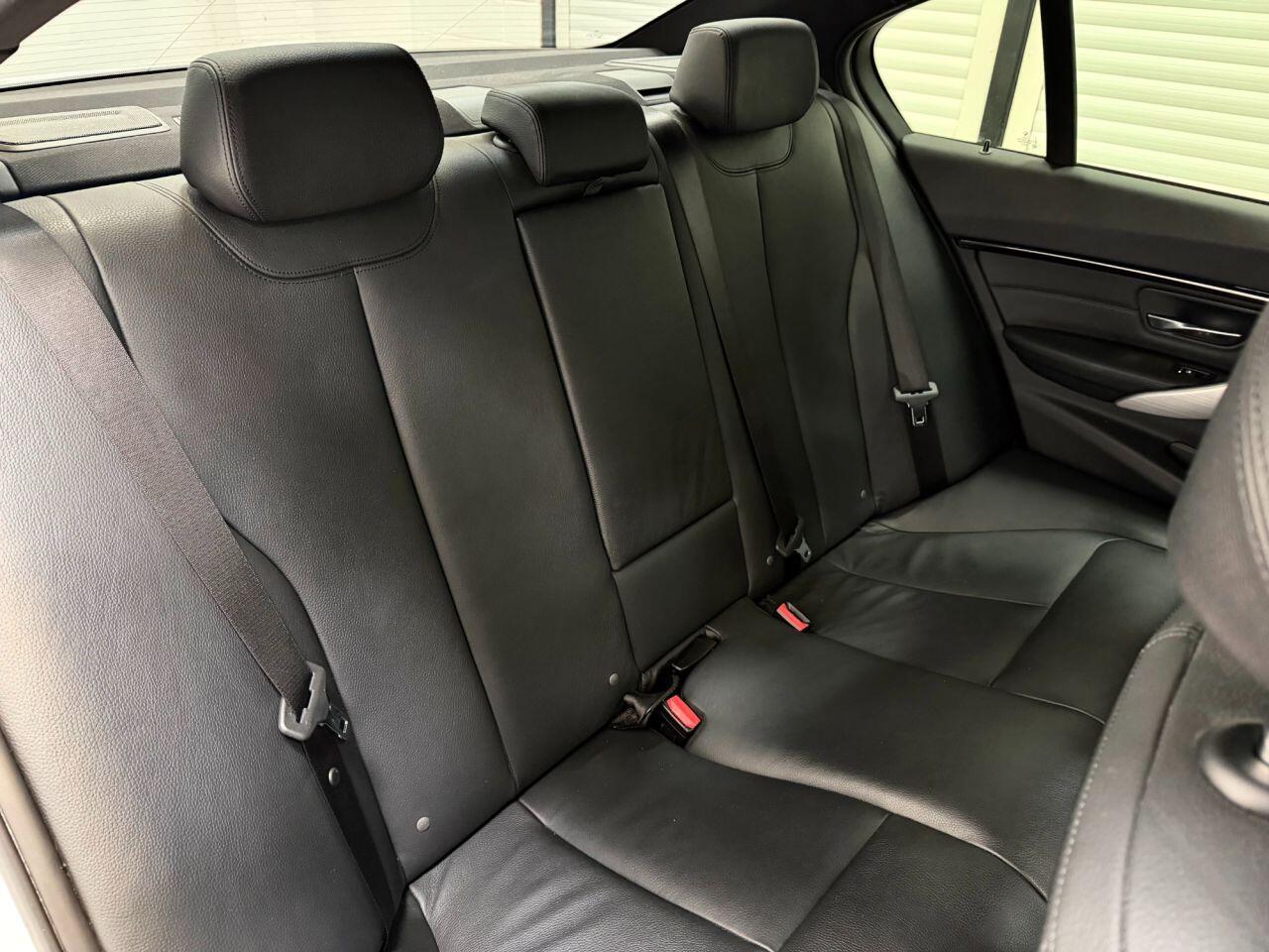 BMW 3 Series view 38
