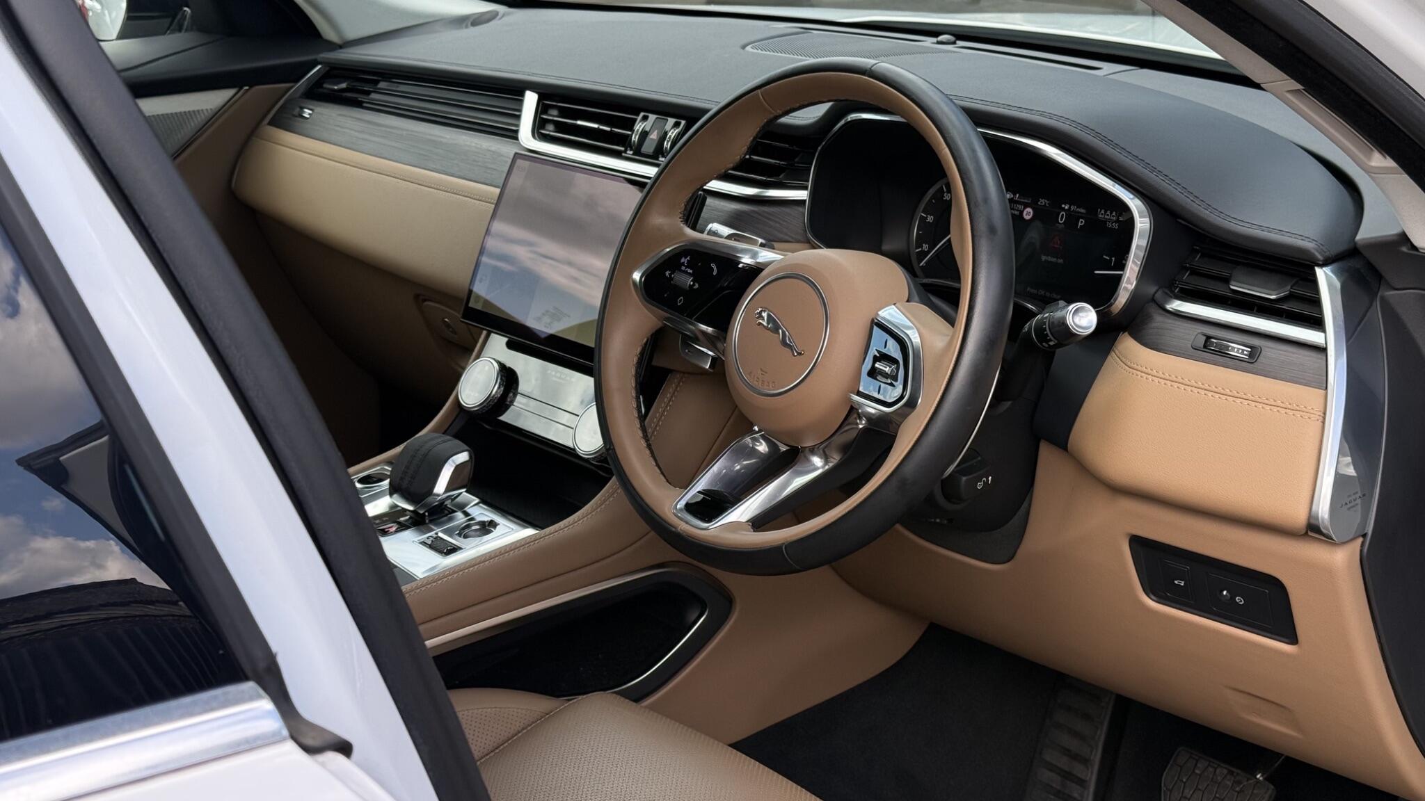 Jaguar F-Pace view 21