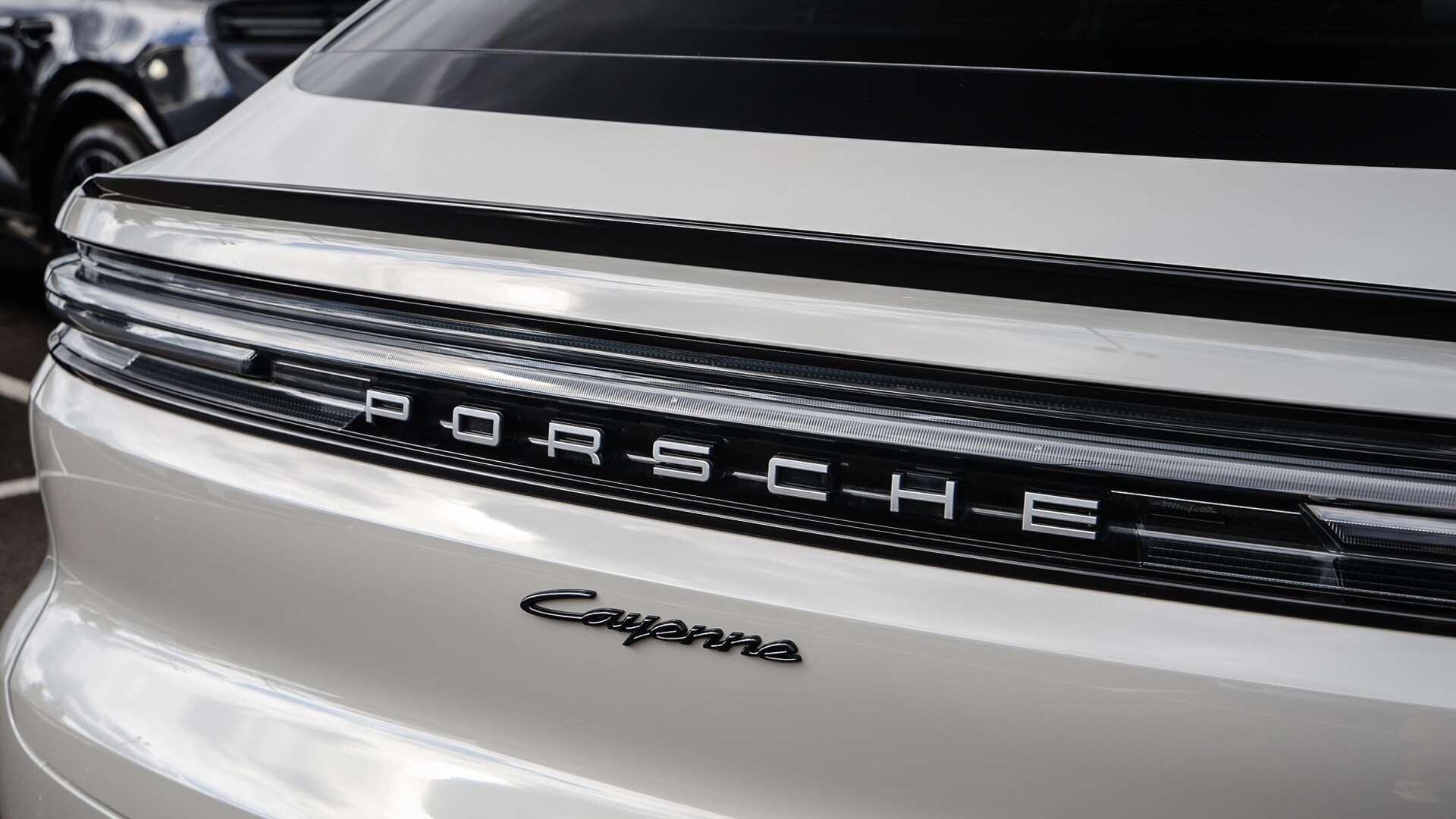 Porsche Cayenne view 27