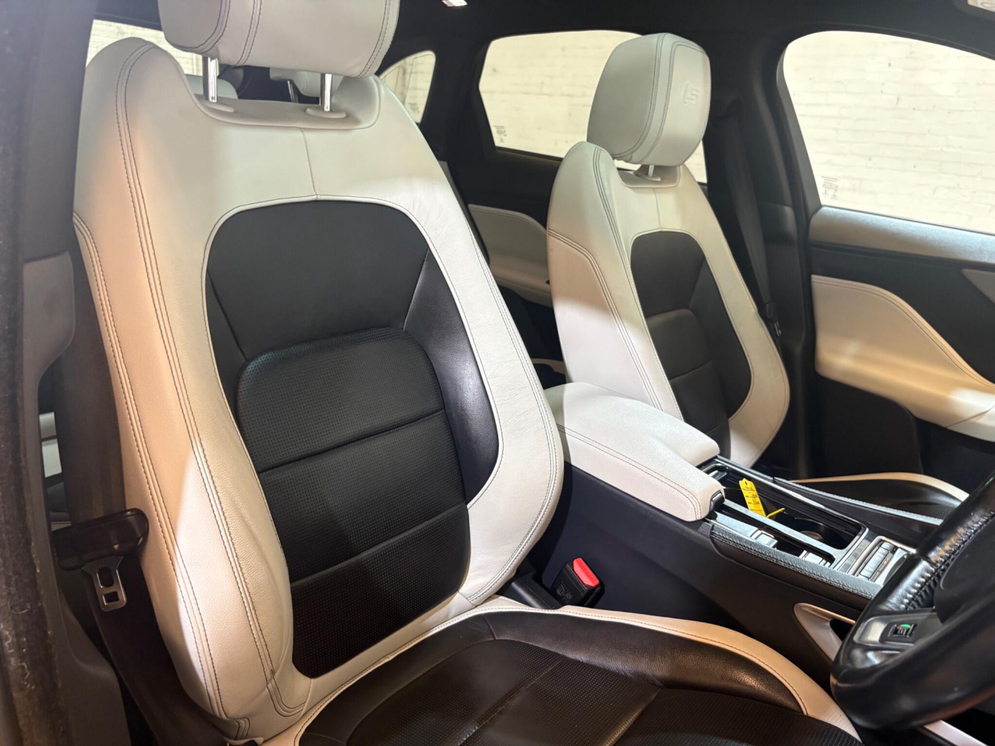 Jaguar F-Pace view 20
