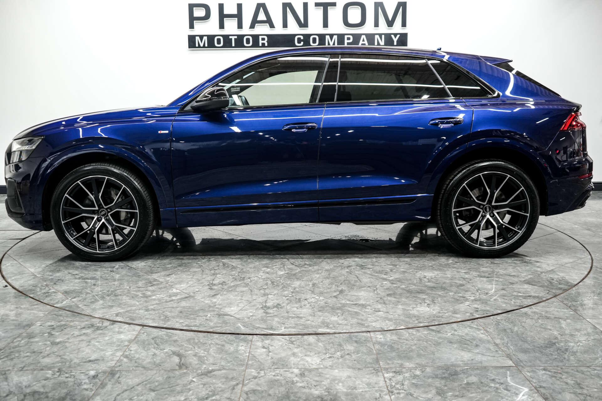Audi Q8 view 3