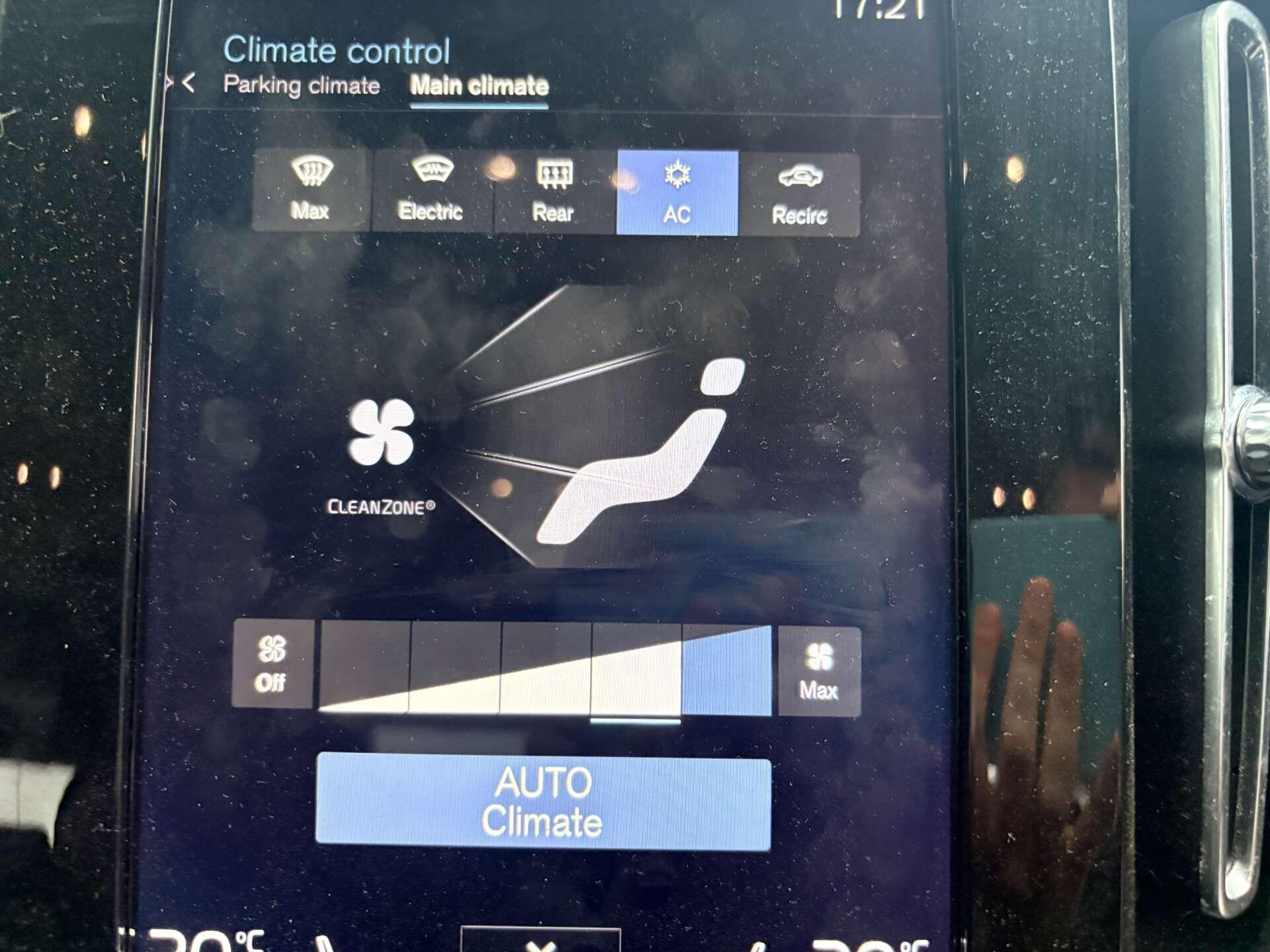 Volvo XC40 view 22