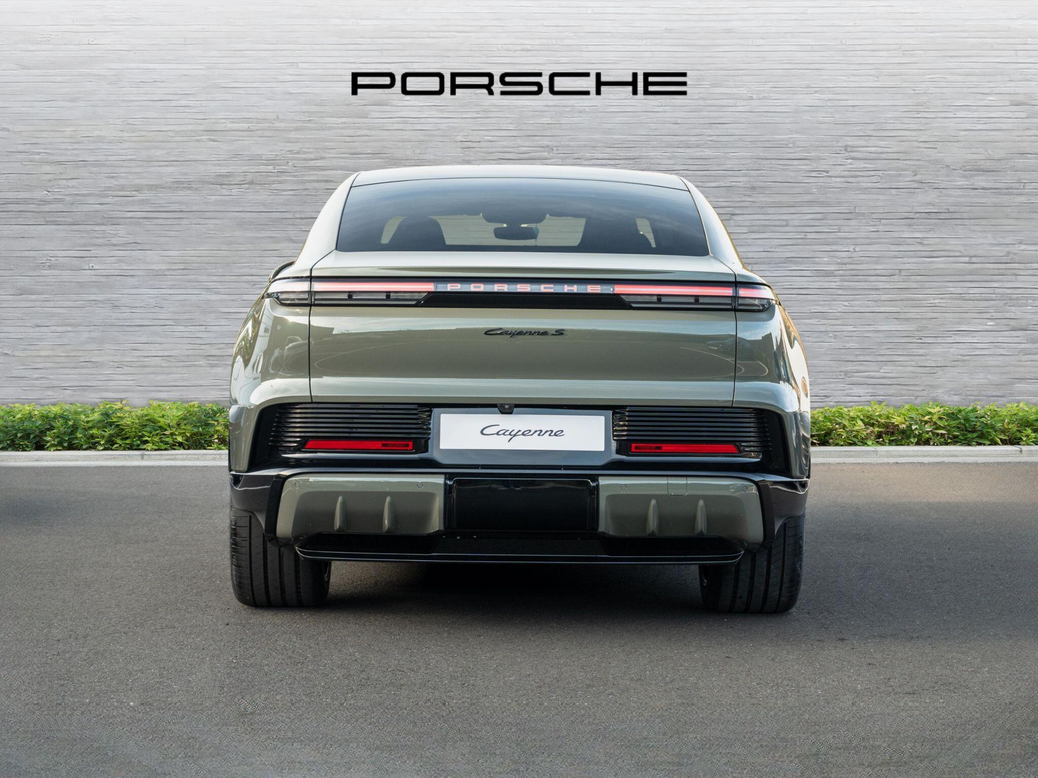 Porsche Cayenne view 6