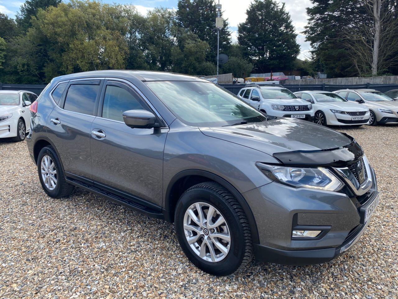 Nissan X-Trail view 2