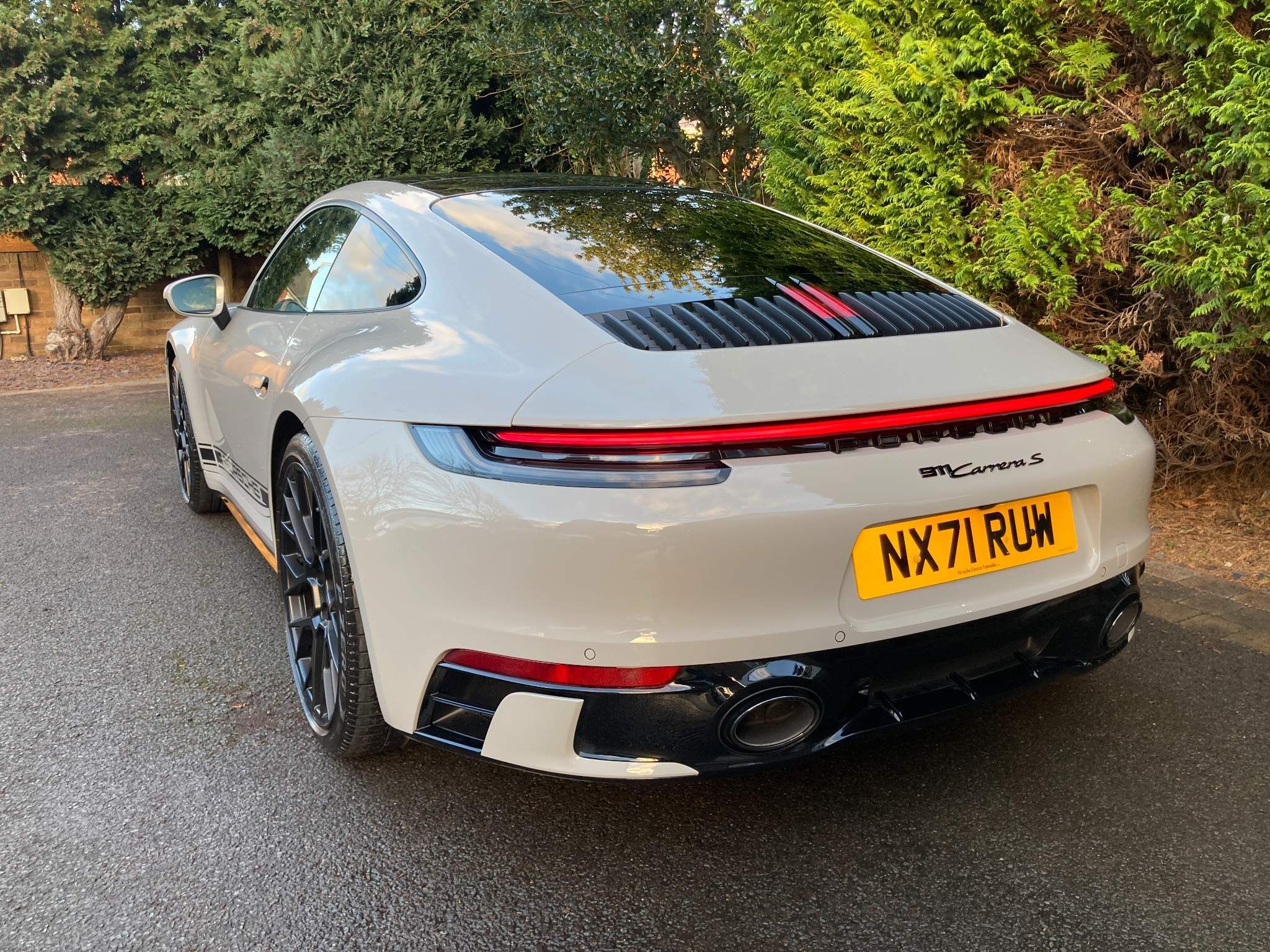 Porsche 911 view 14