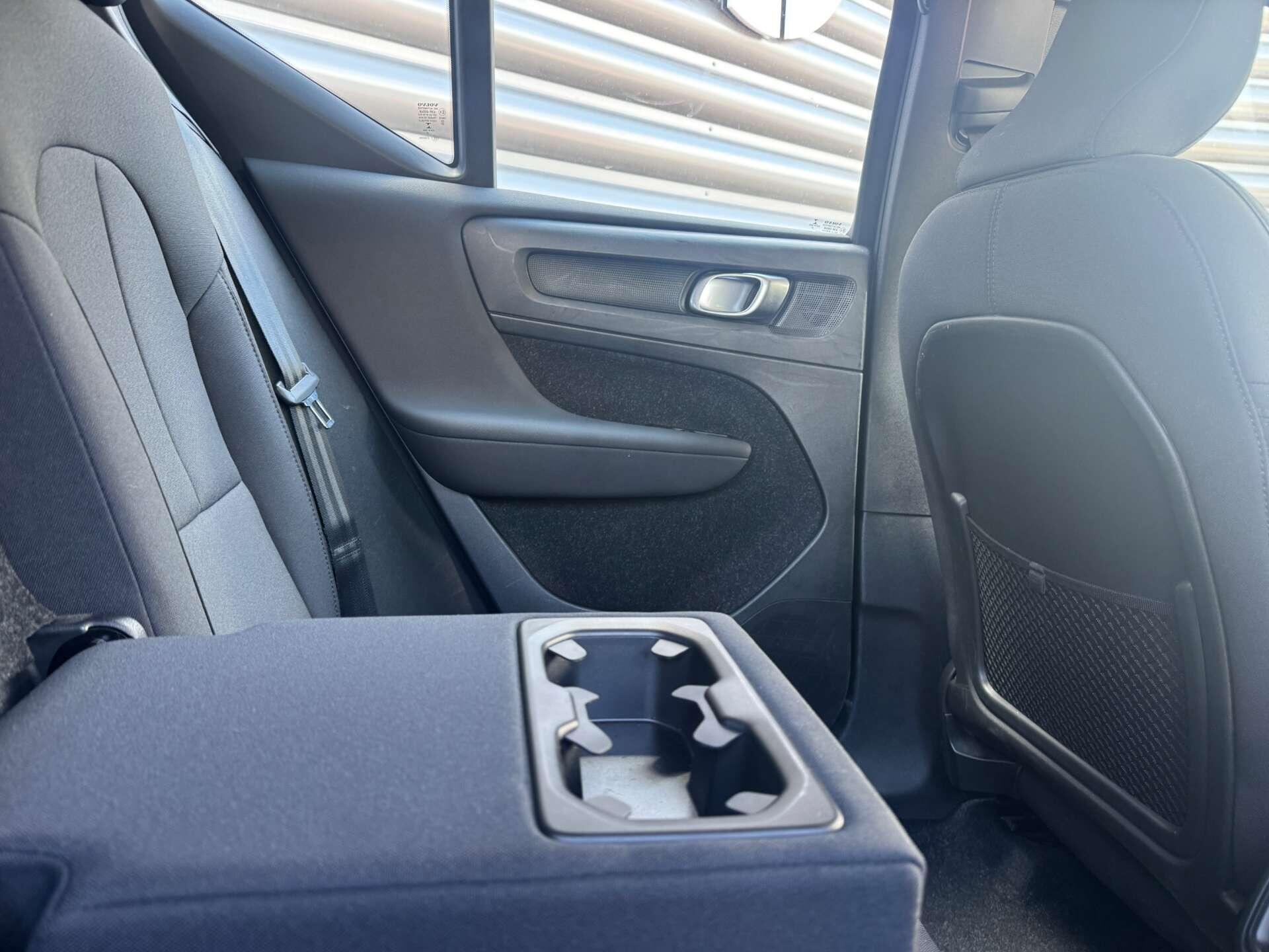 Volvo XC40 view 25