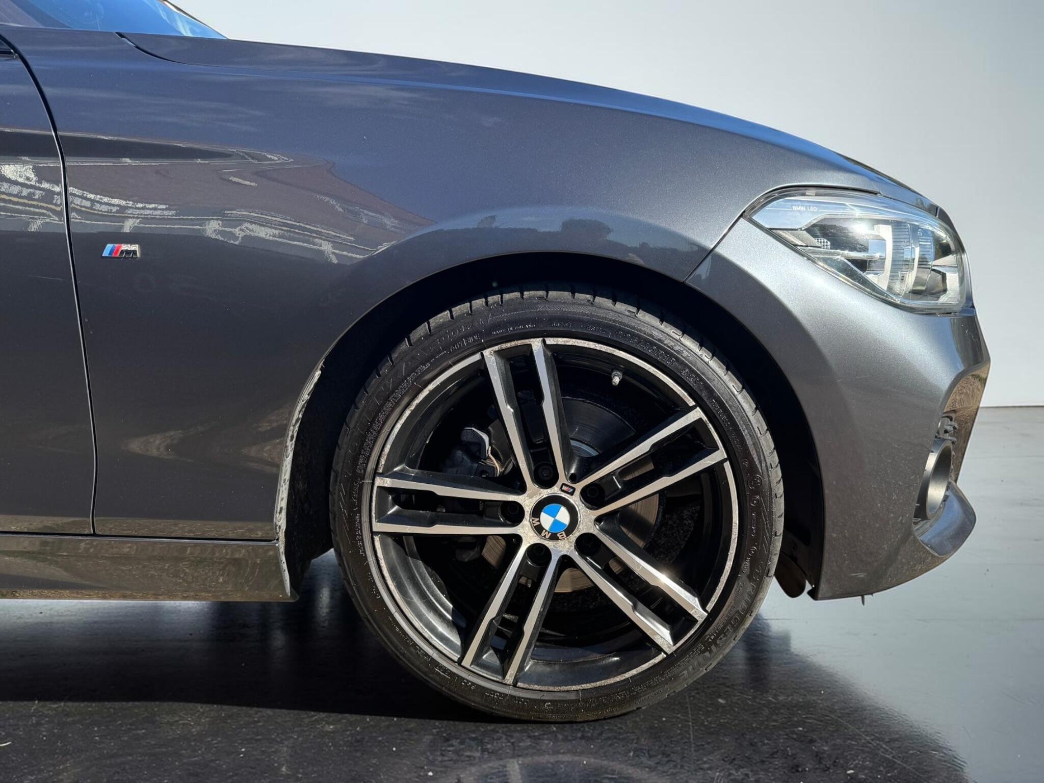 BMW 1 Series view 32
