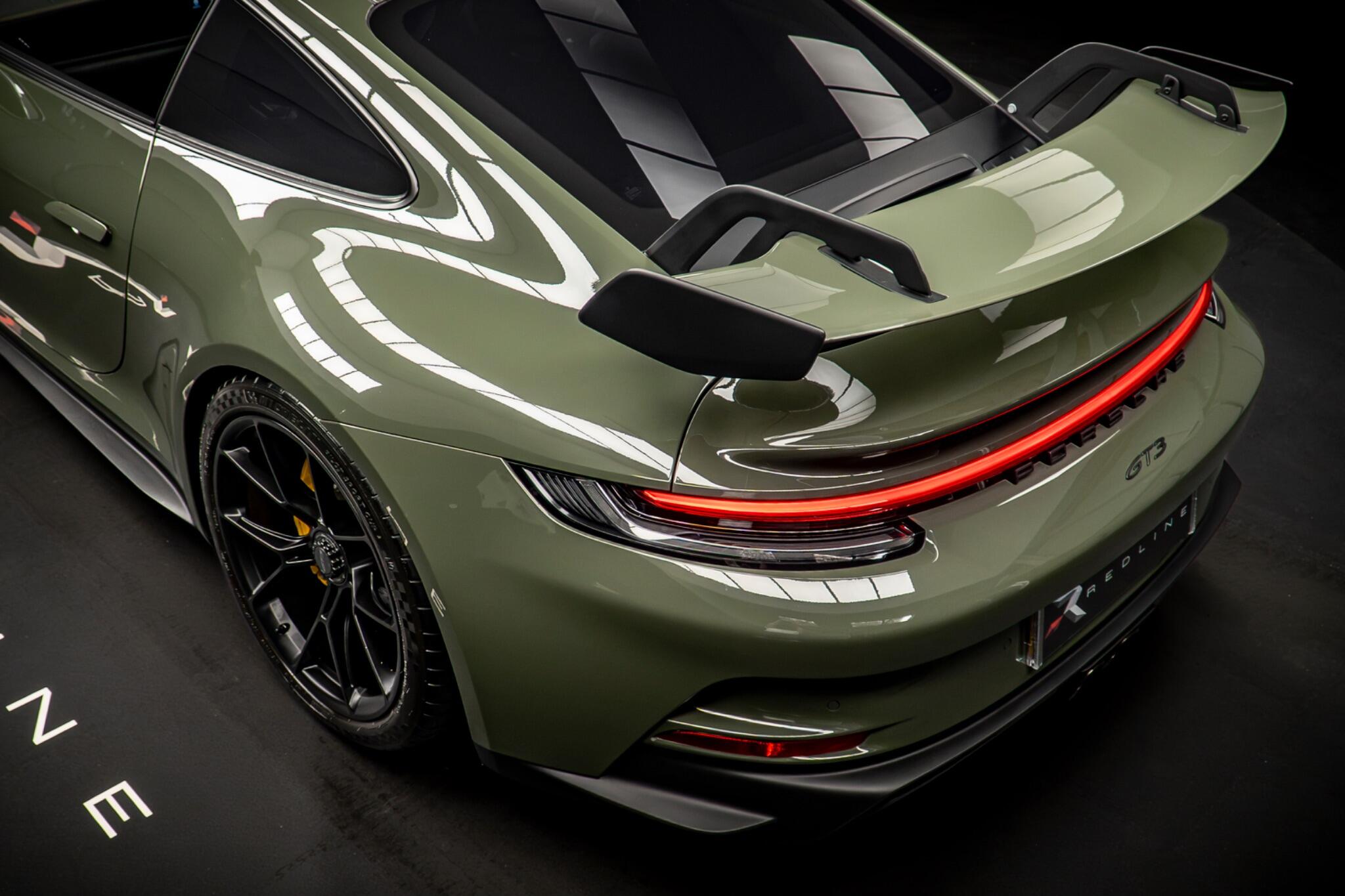 Porsche 911 view 19