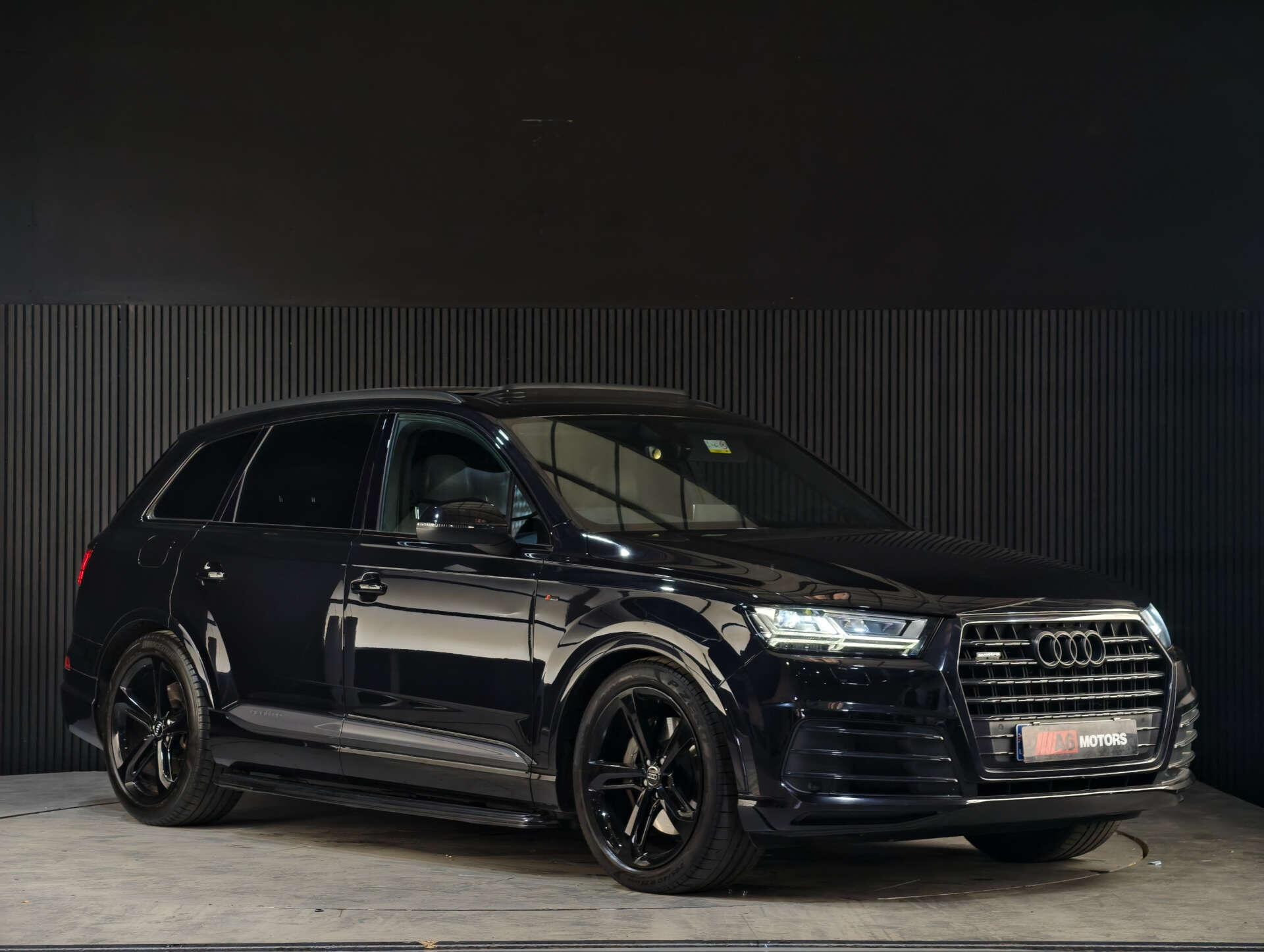 Audi Q7 view 6
