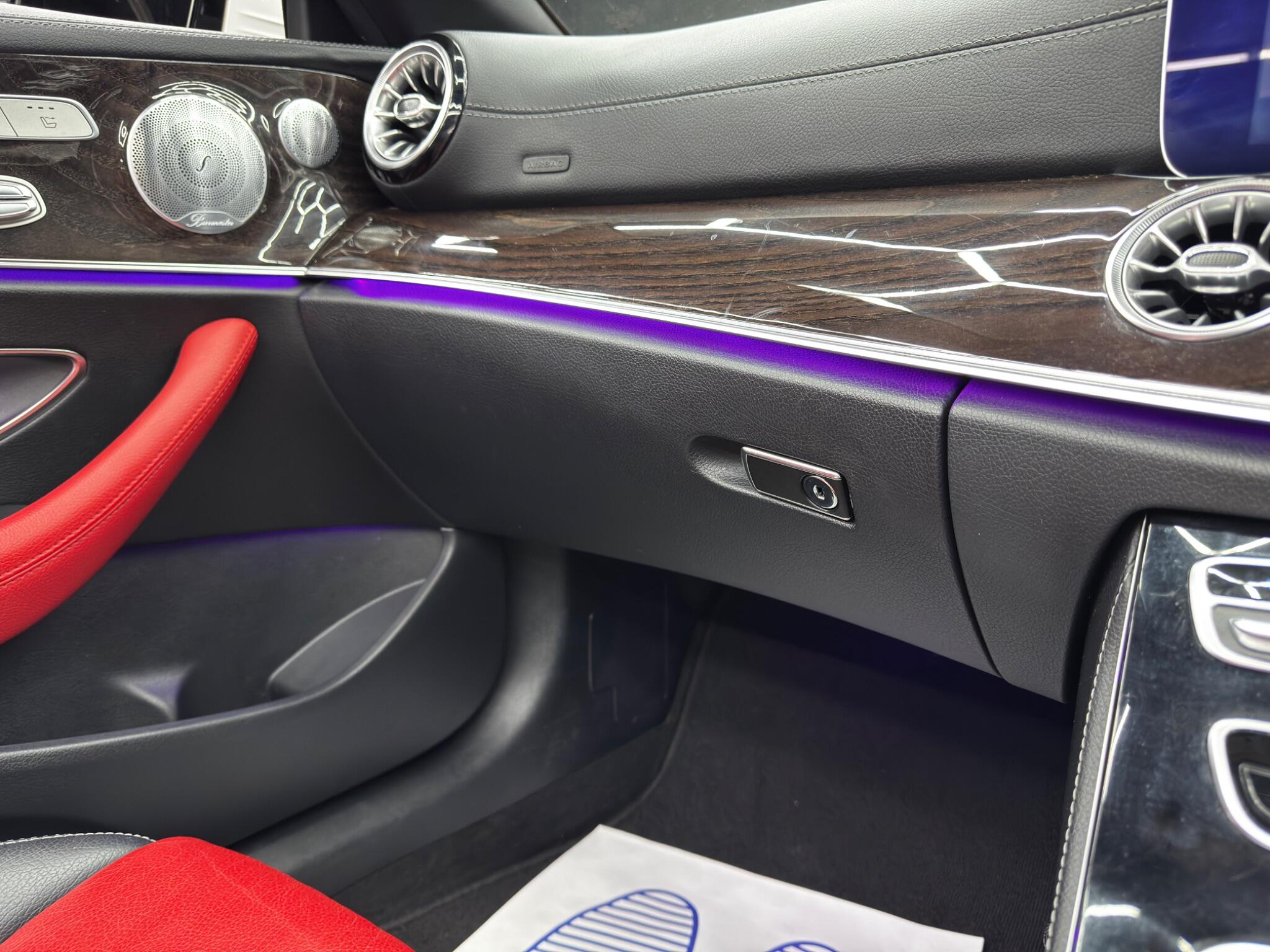 Mercedes-Benz E-Class view 38