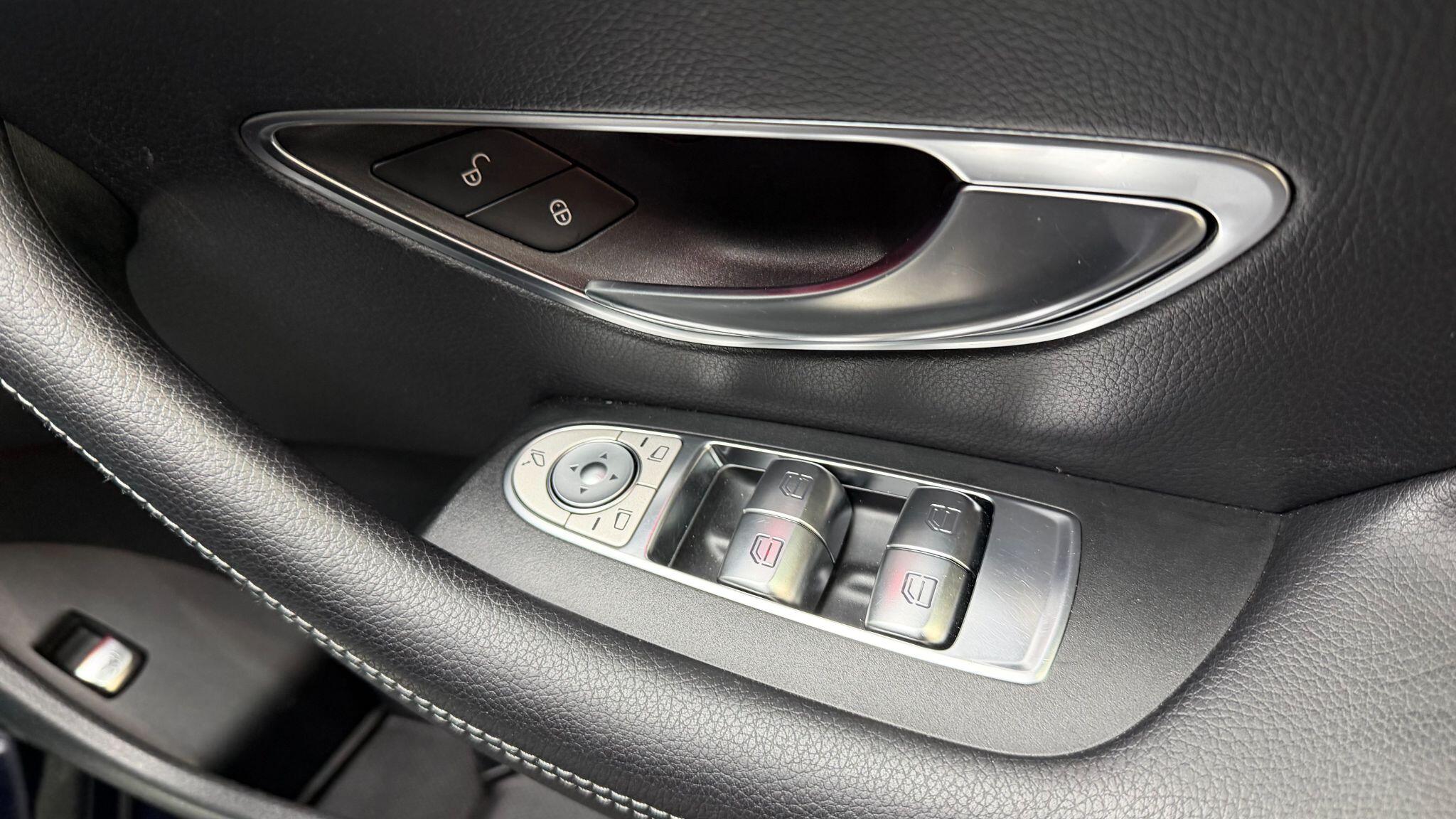 Mercedes-Benz E-Class view 13