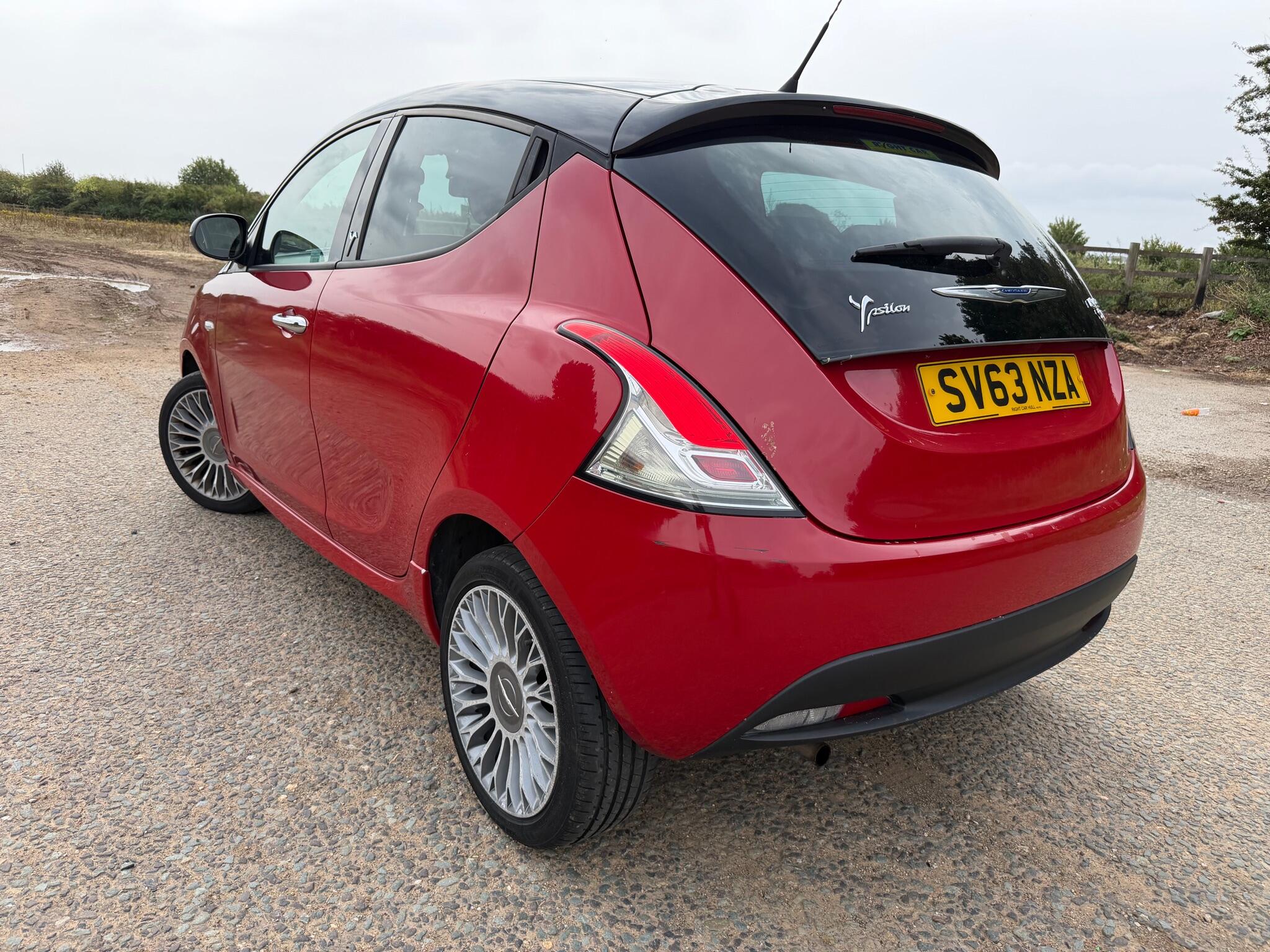 Chrysler Ypsilon view 4