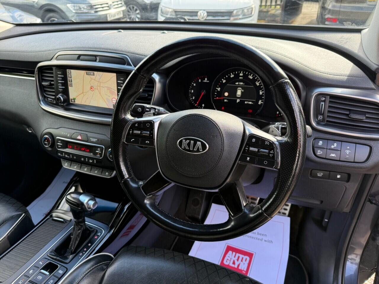 Kia Sorento view 8