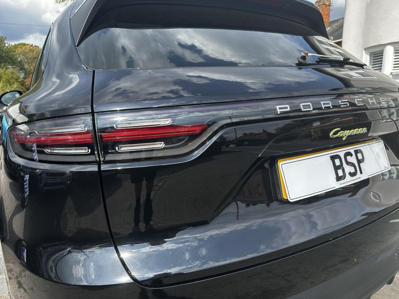 Porsche Cayenne view 26