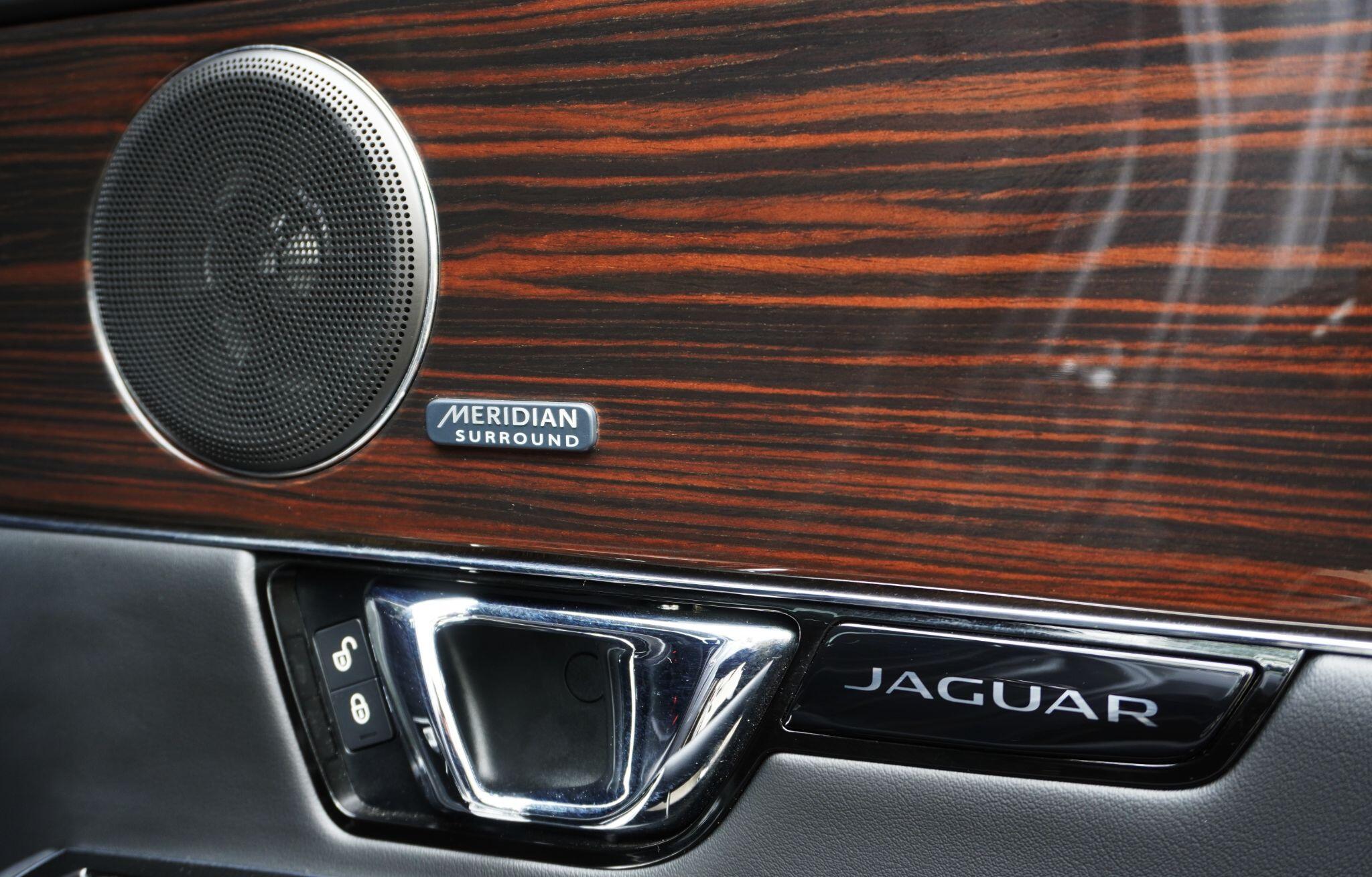Jaguar XJ view 47