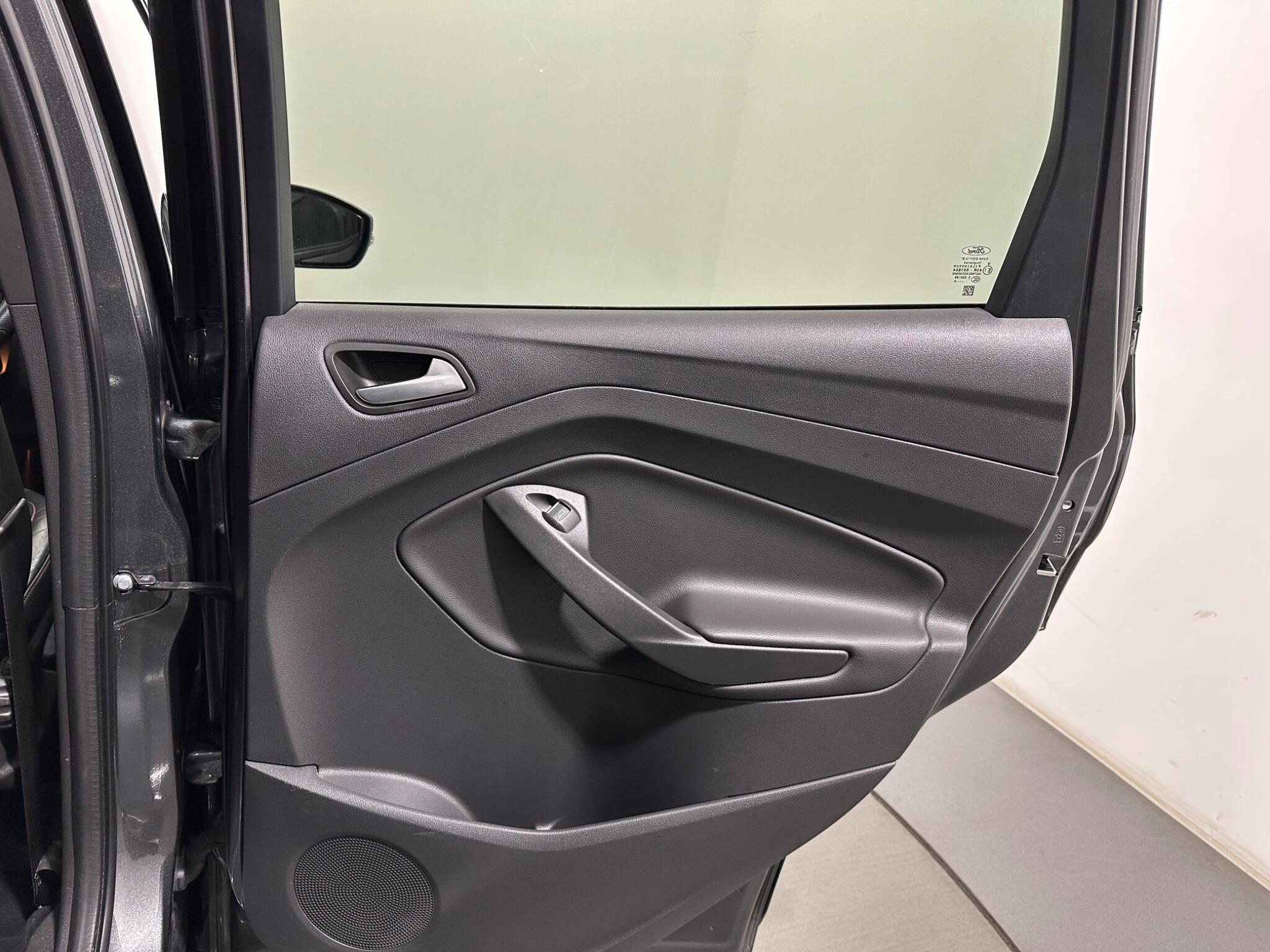 Ford Kuga view 41