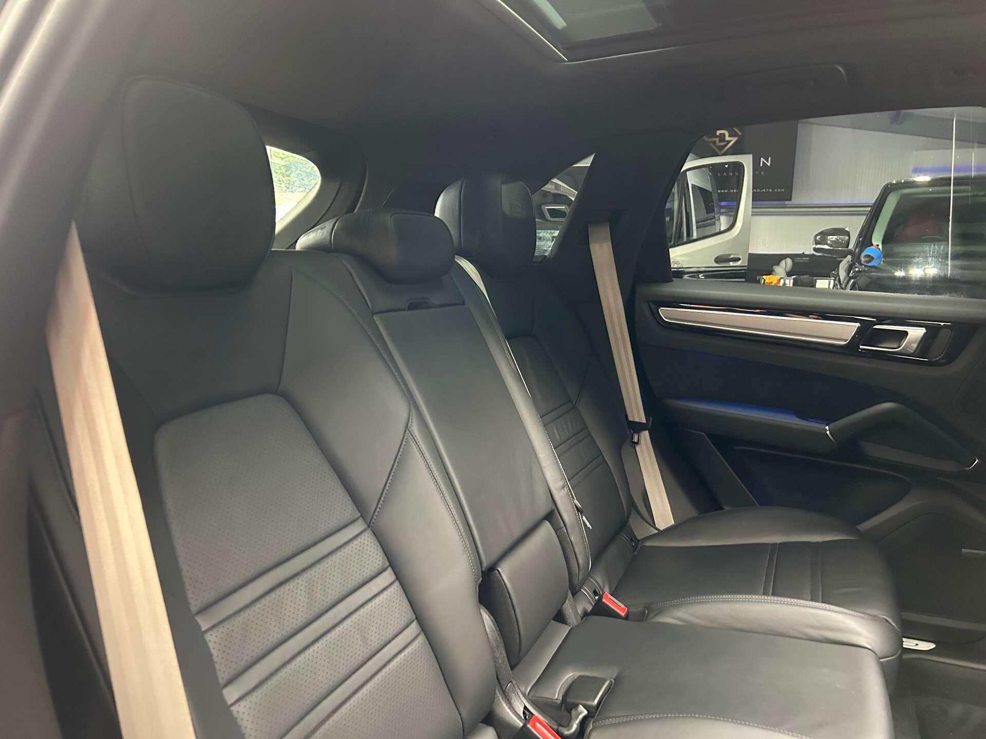 Porsche Cayenne view 30