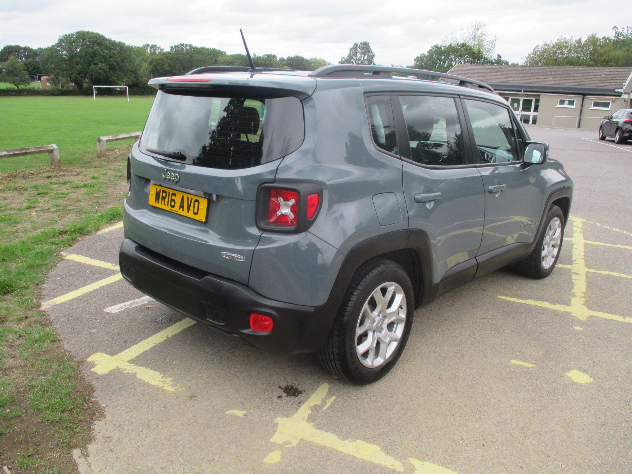 Jeep Renegade view 14