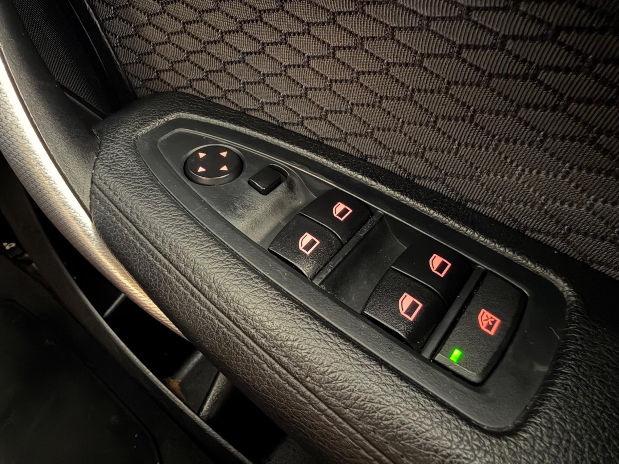 BMW 1 Series view 27