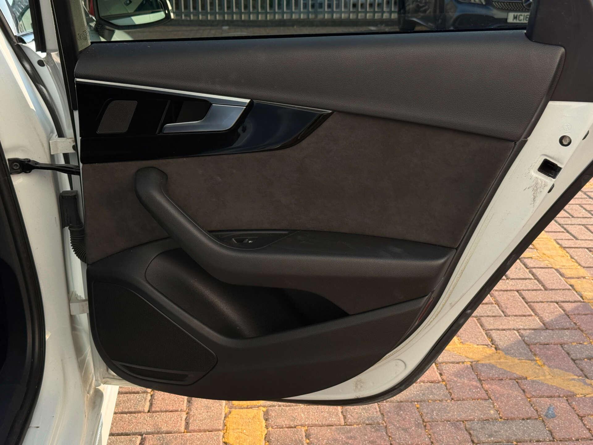Audi A4 Avant view 27