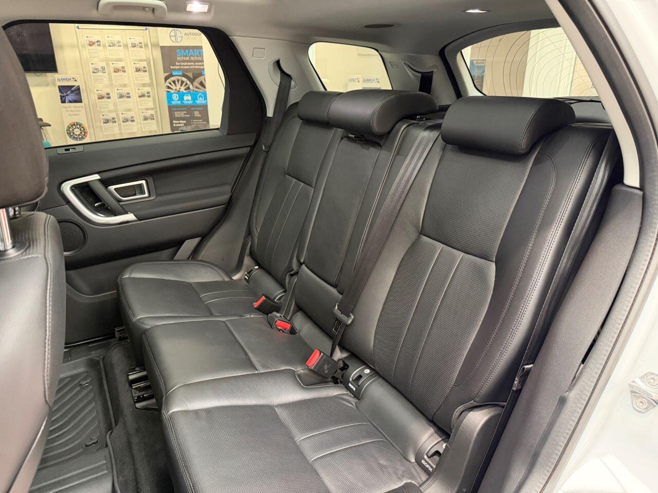 Land Rover Discovery Sport view 25
