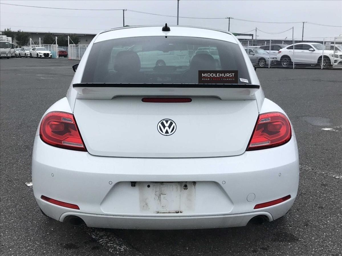 Volkswagen Beetle view 8