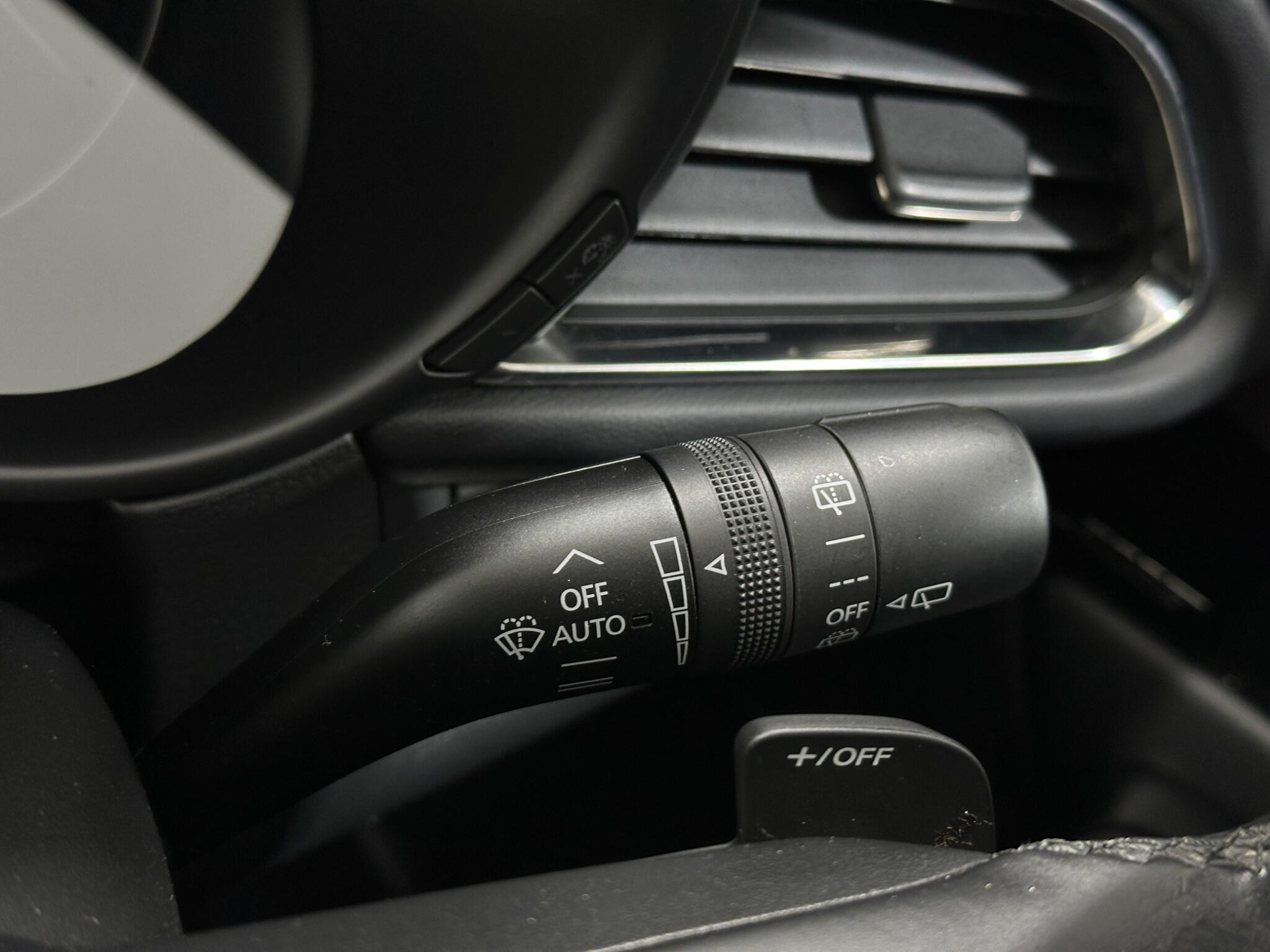 Mazda CX-30 view 16