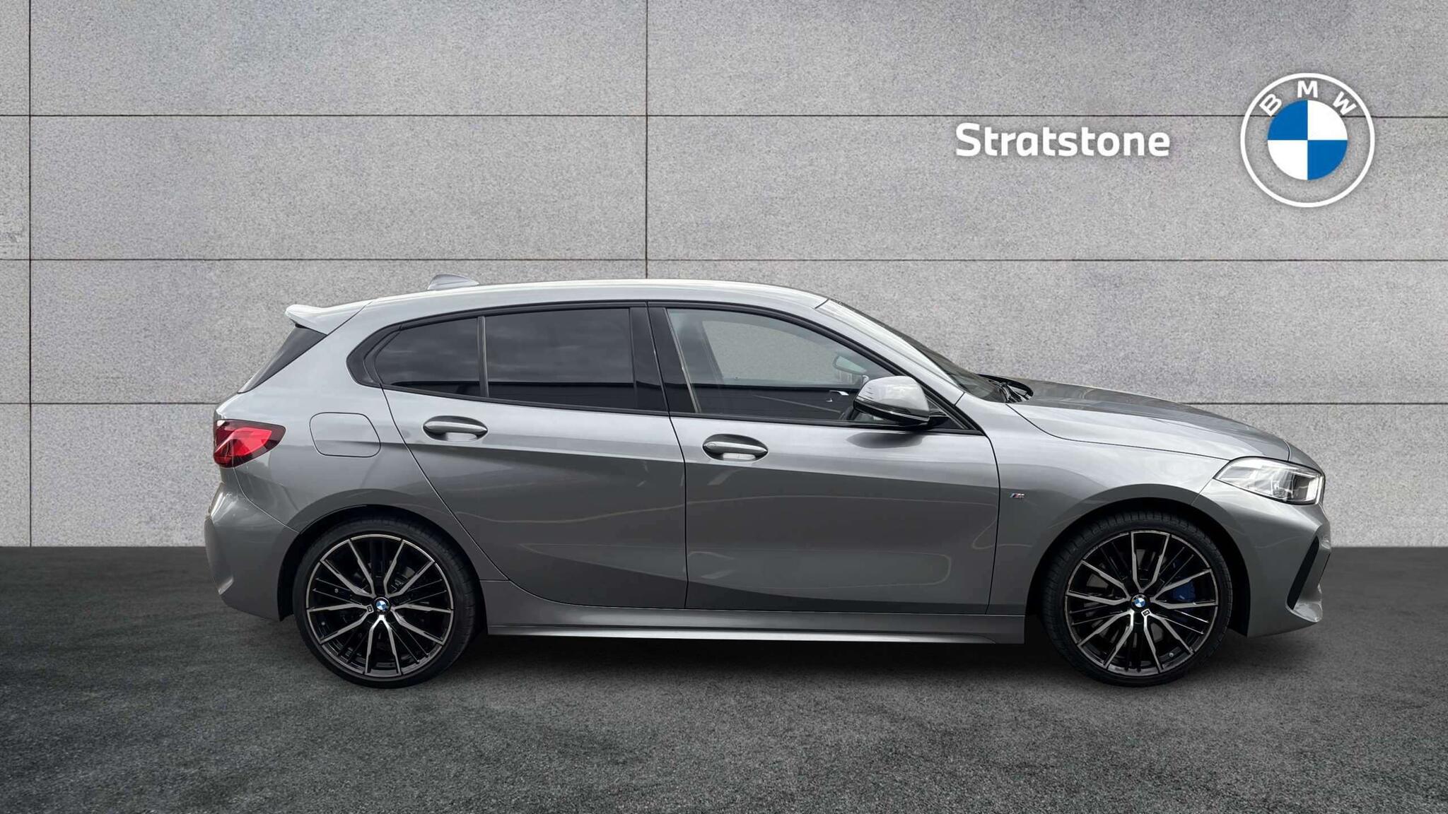 BMW 1 Series view 3
