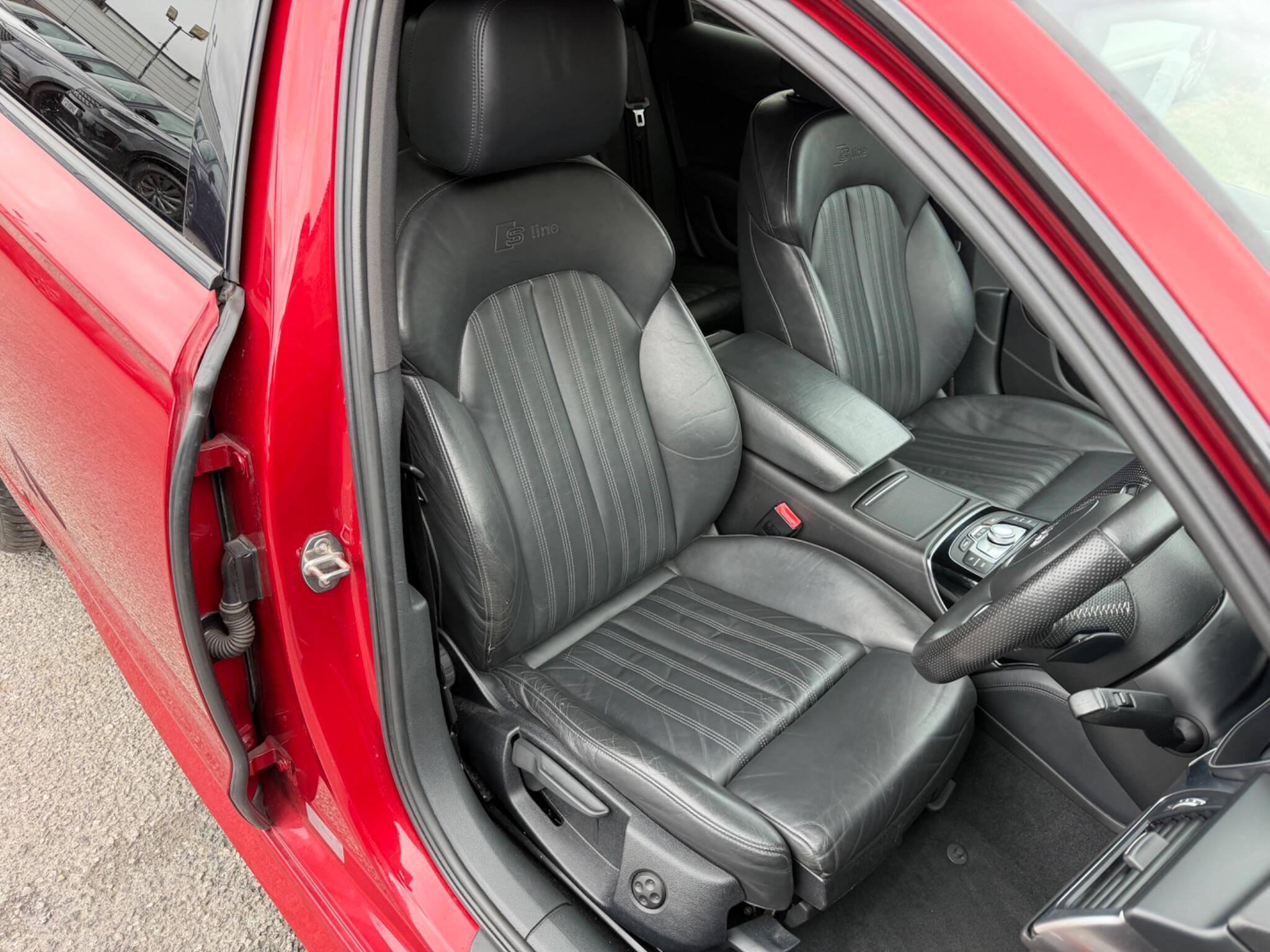 Audi A6 view 16