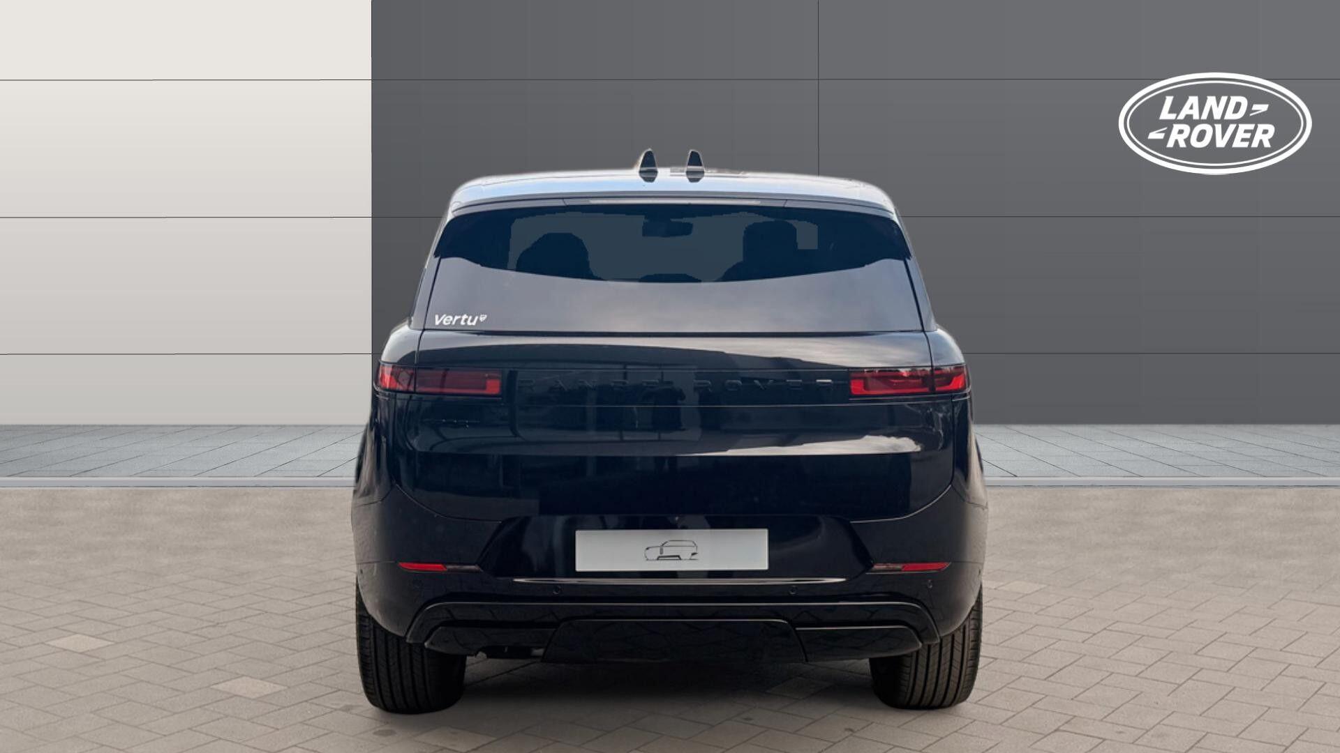 Land Rover Range Rover Sport view 4