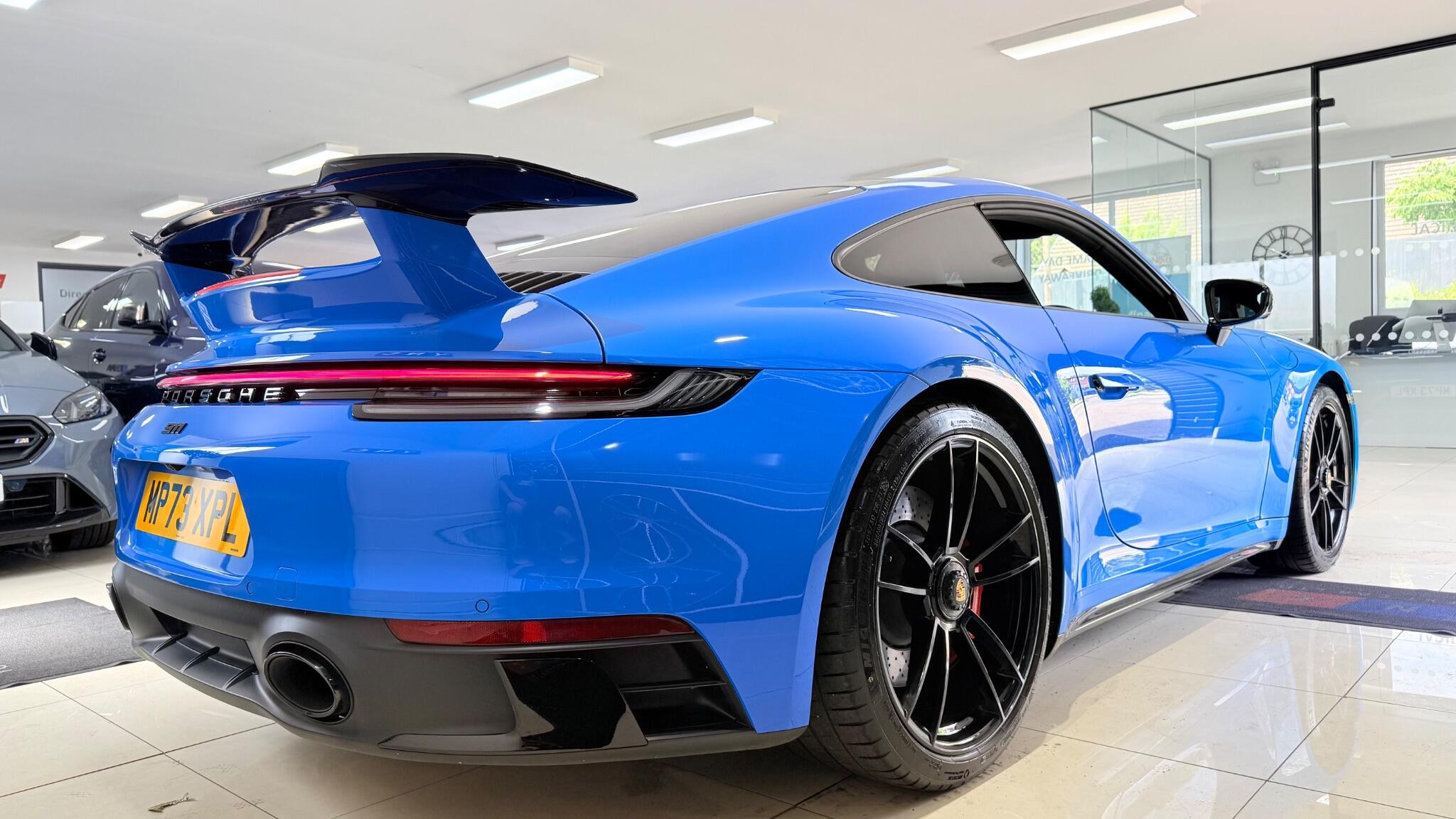 Porsche 911 view 24