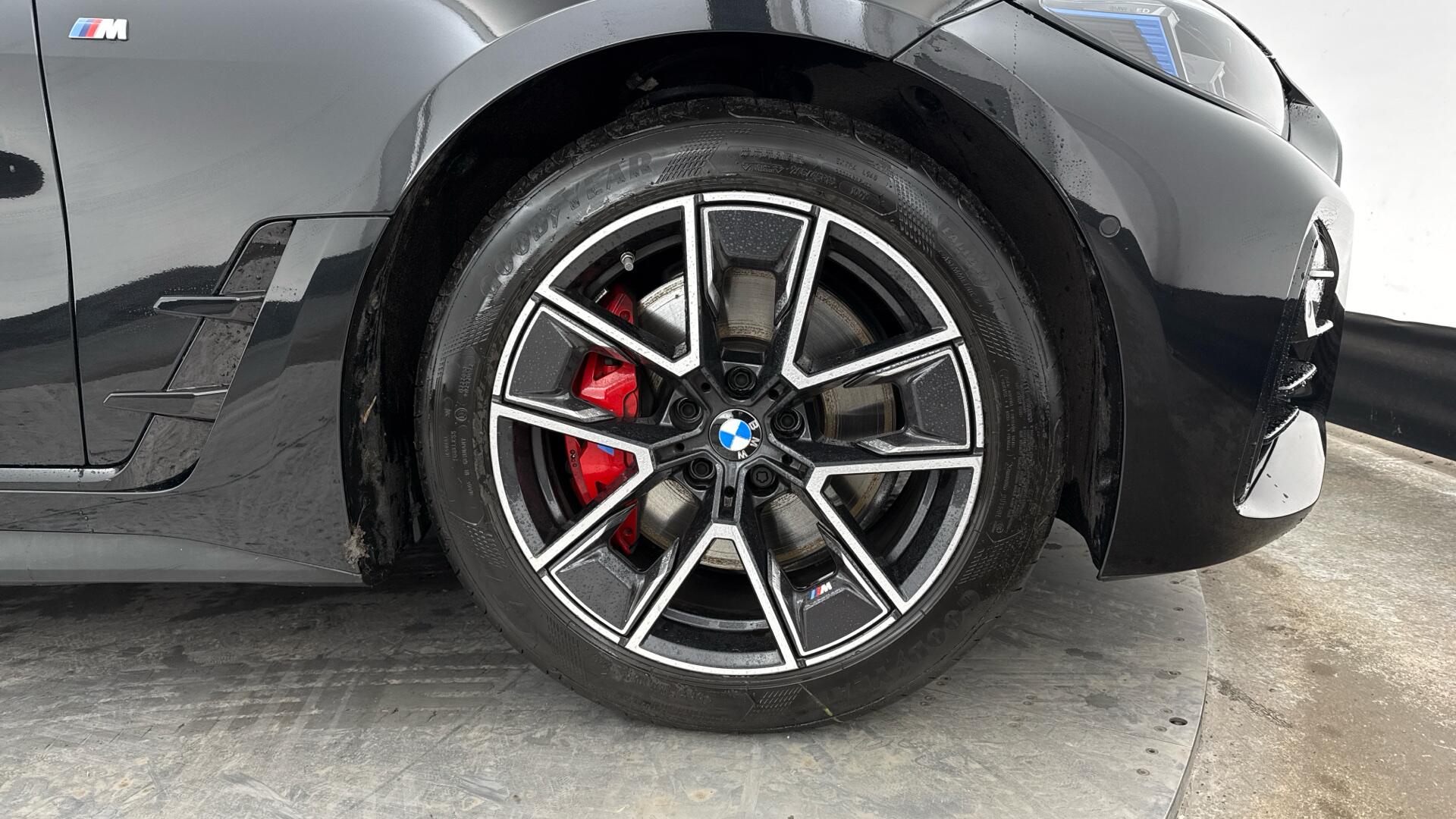 BMW 4 Series view 14