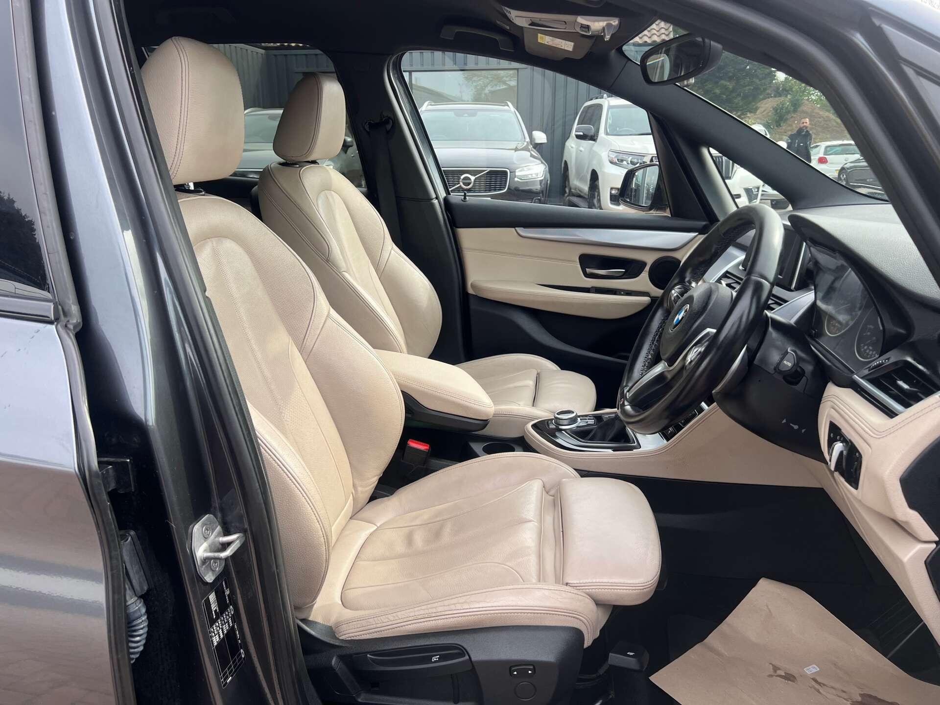 BMW 2 Series view 18