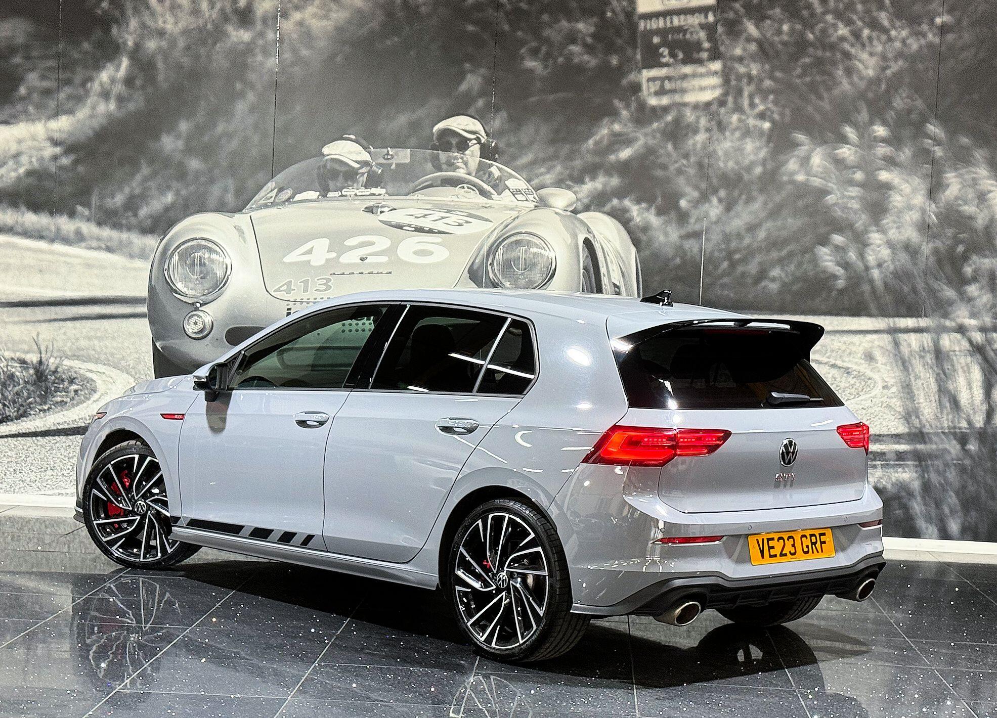 Volkswagen Golf view 3