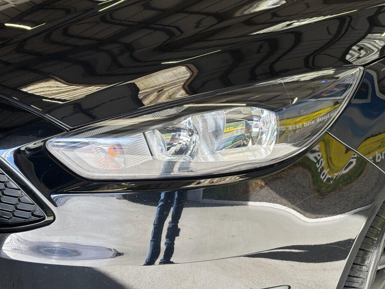 Ford Focus view 46