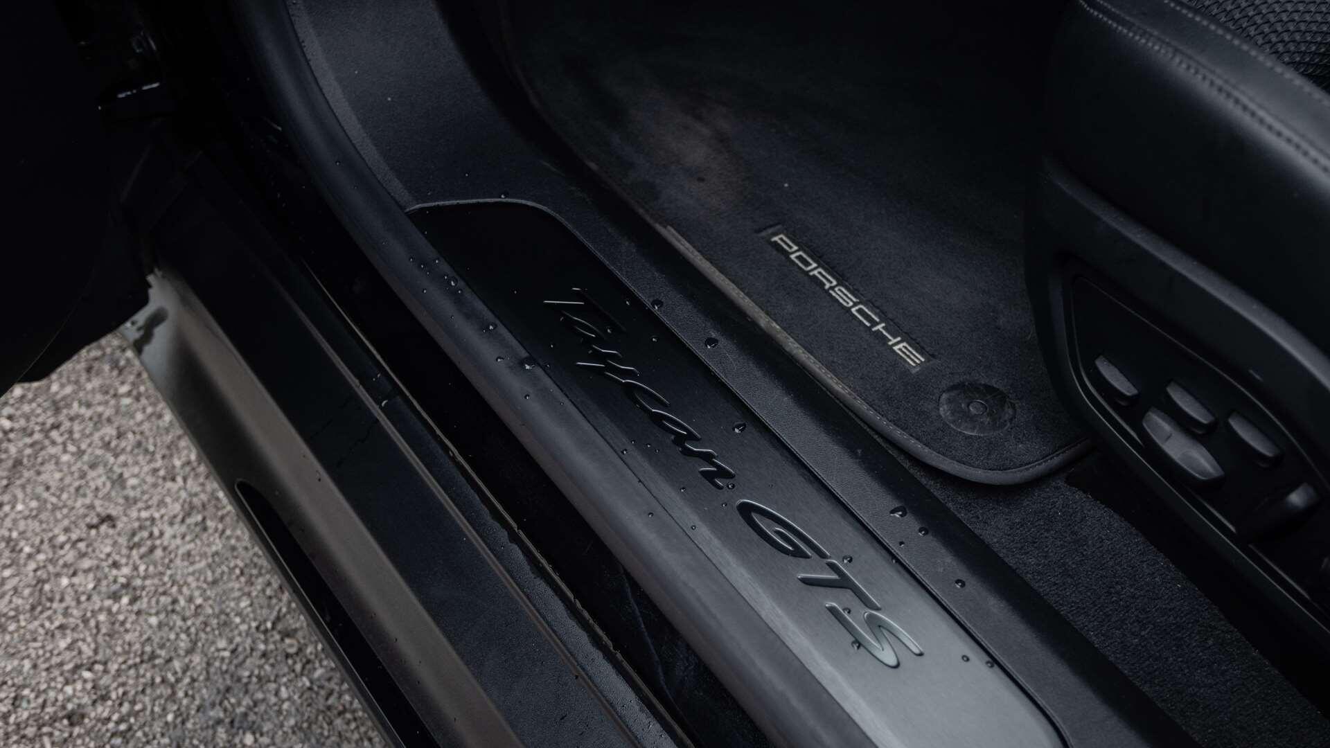 Porsche Taycan view 27