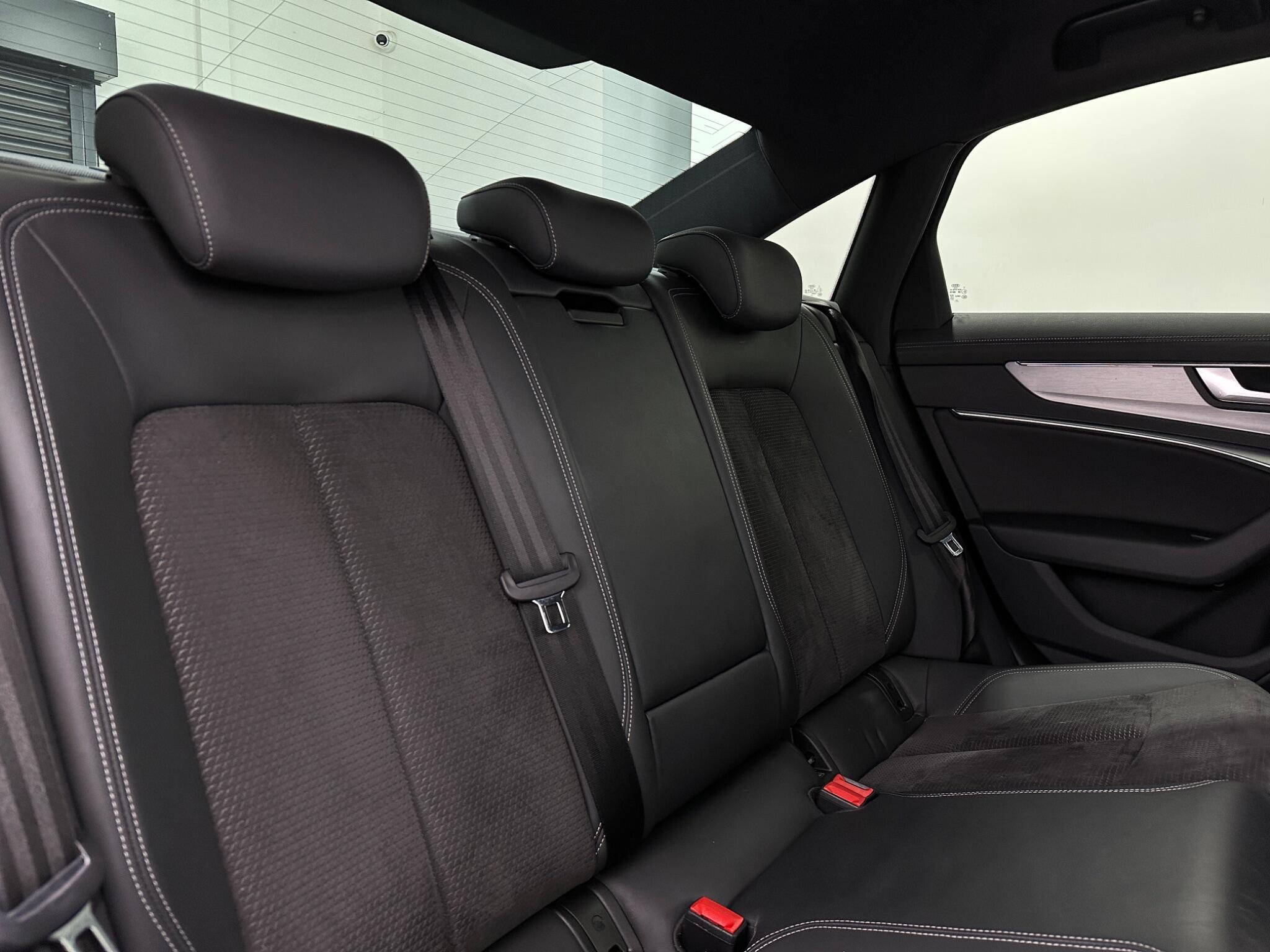 Audi A6 Saloon view 43