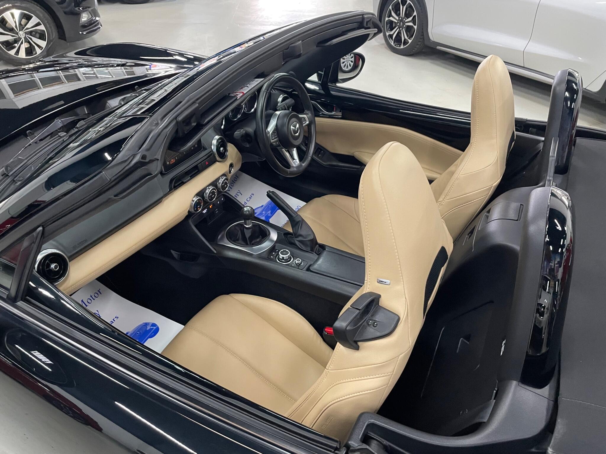 Mazda MX-5 view 15