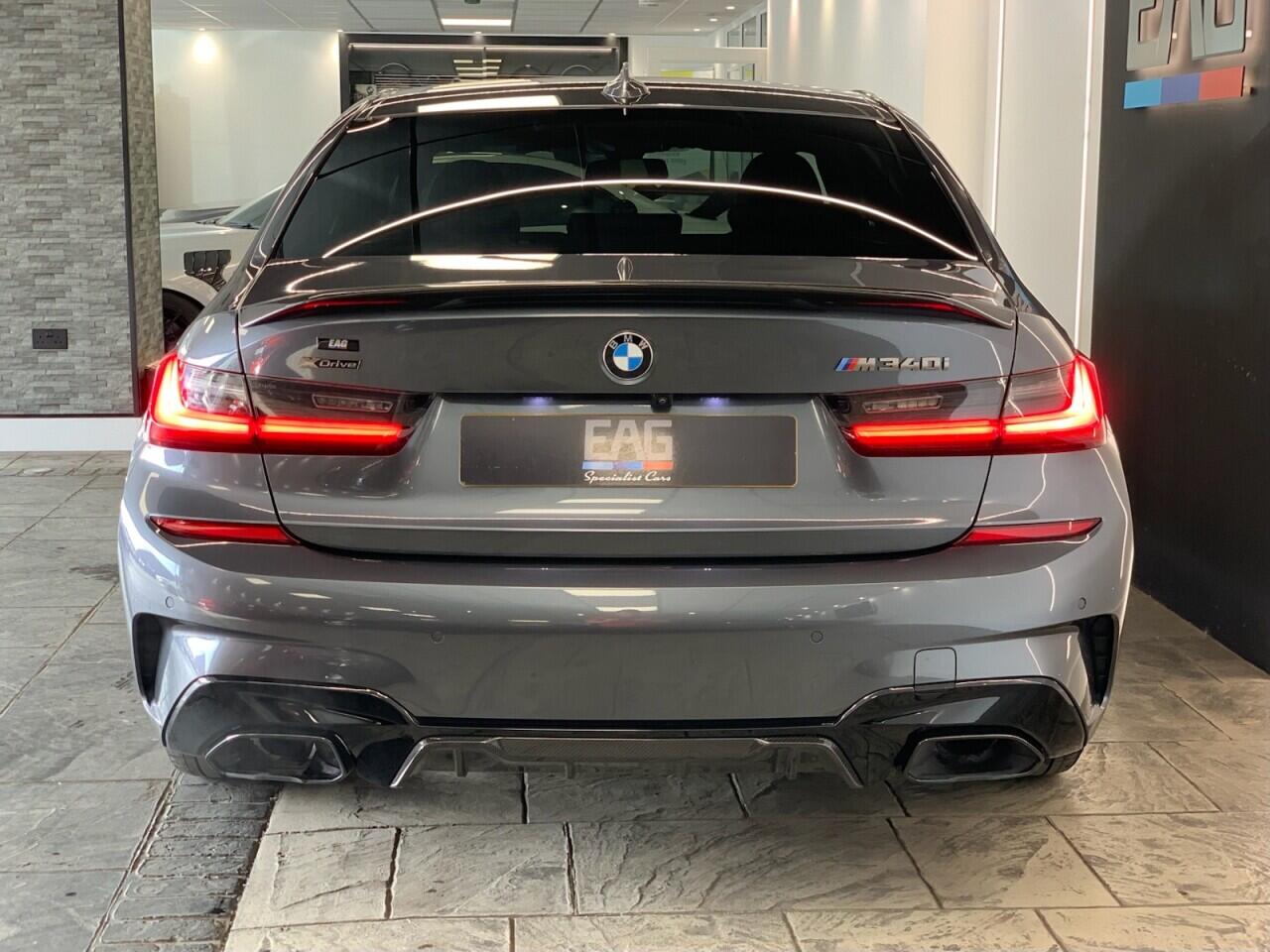 BMW 3 Series view 5