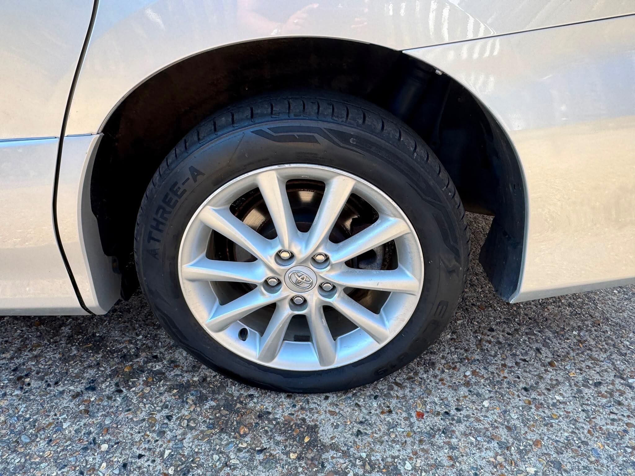 Toyota Estima view 33