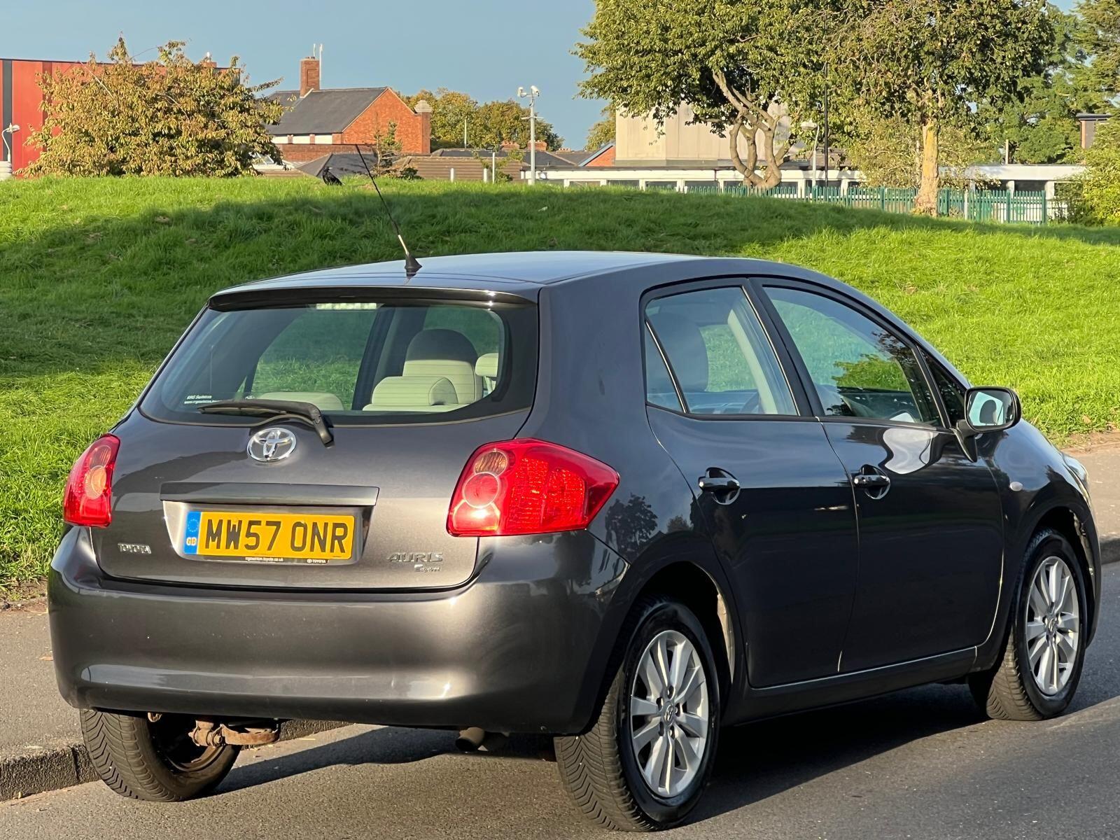 Toyota Auris view 10