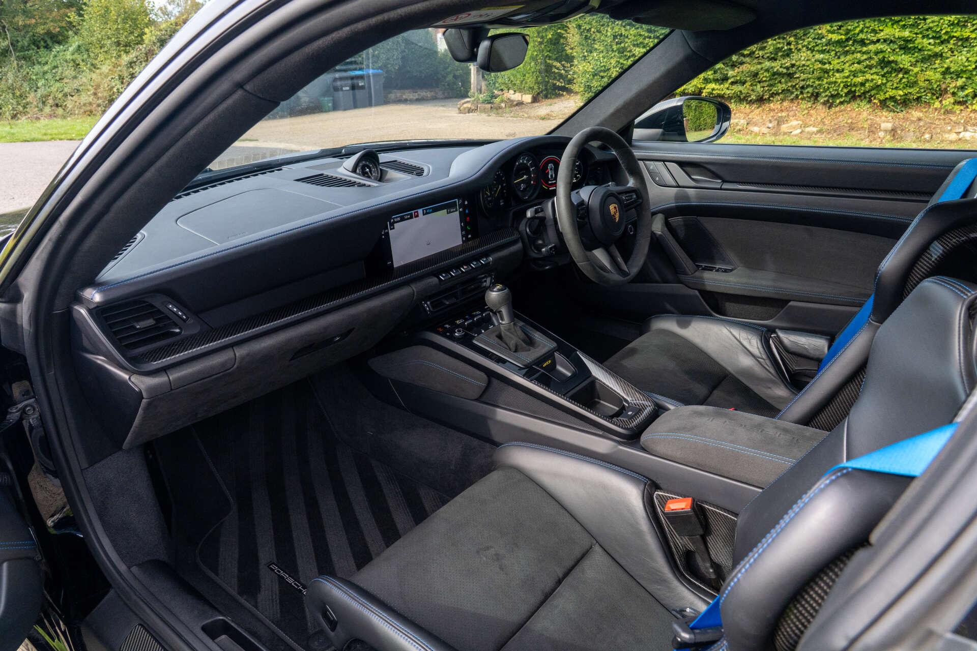 Porsche 911 view 9
