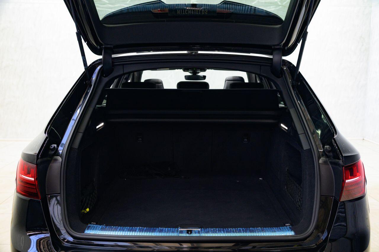 Audi RS4 view 21
