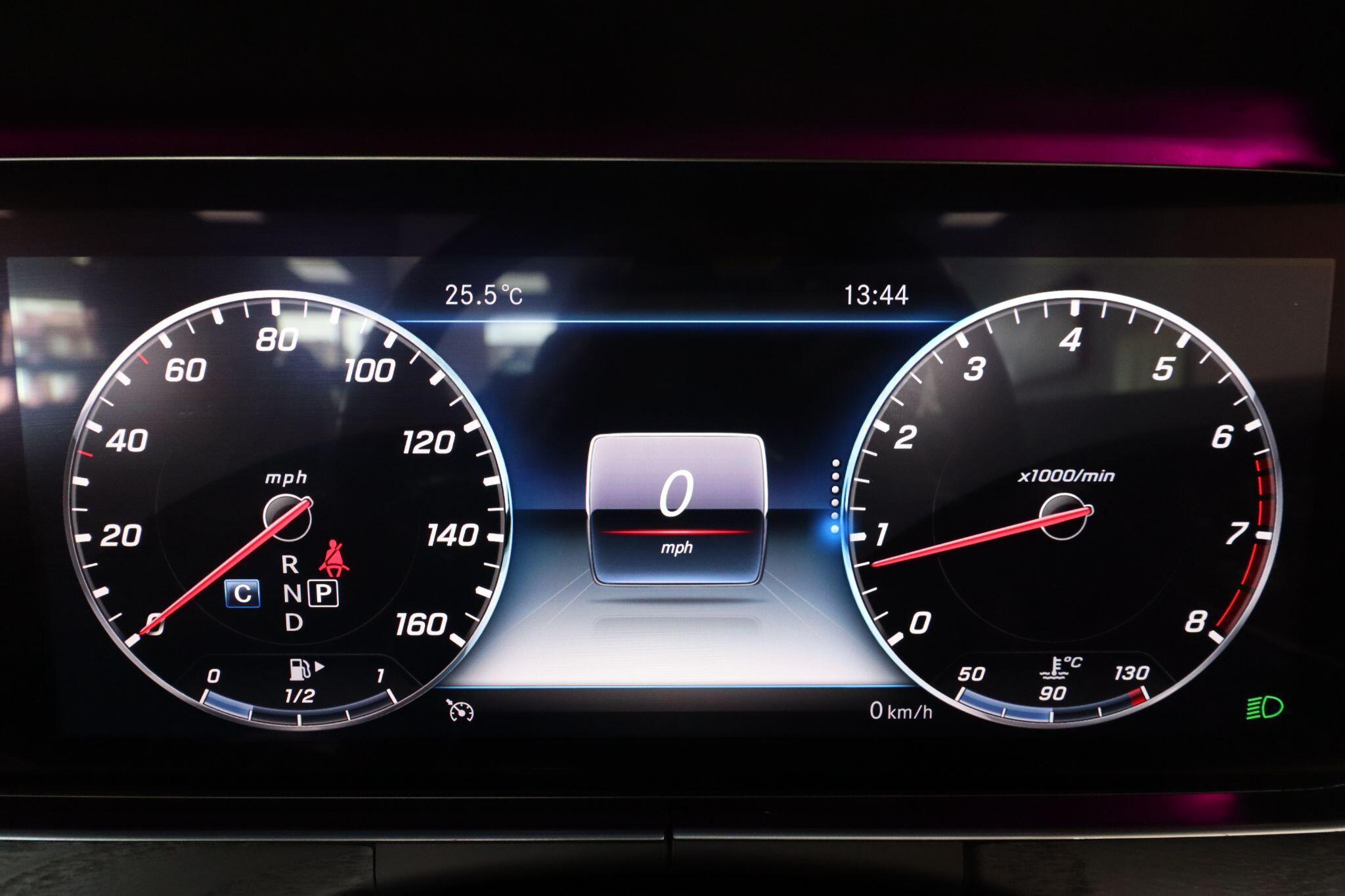Mercedes-Benz E Class view 41