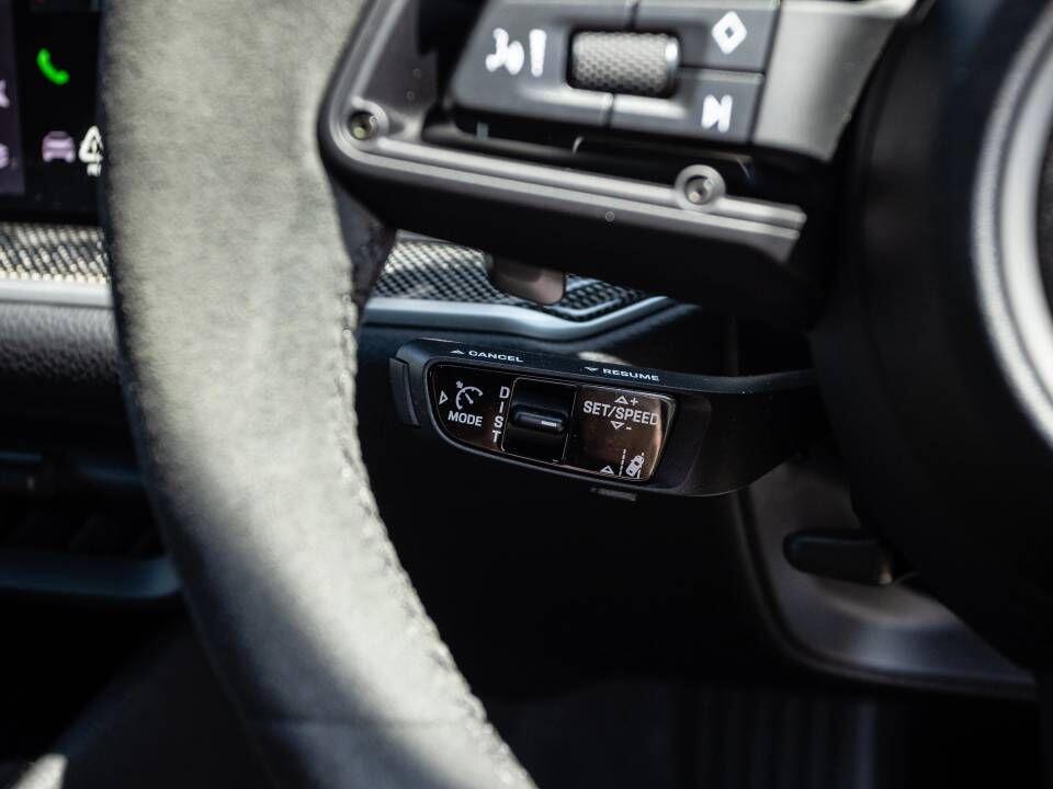 Porsche Cayenne view 50