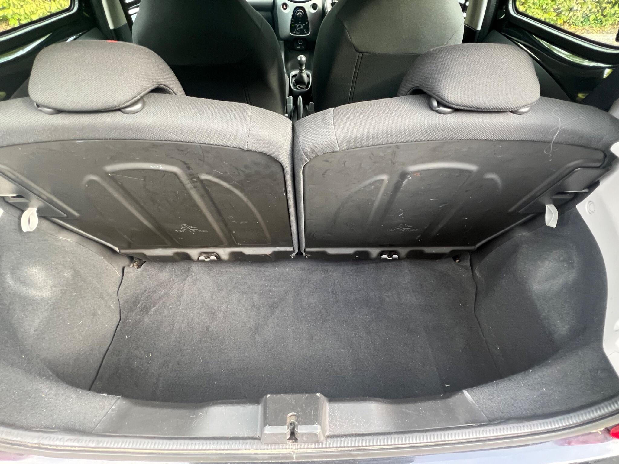 Peugeot 108 view 24