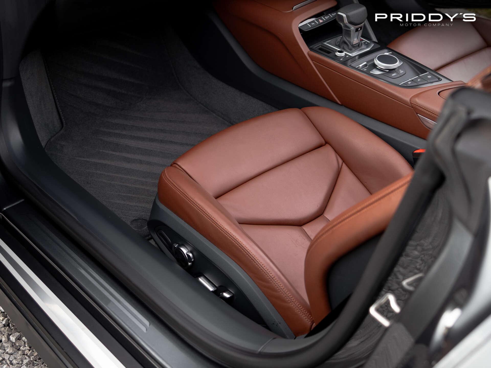 Audi R8 view 13