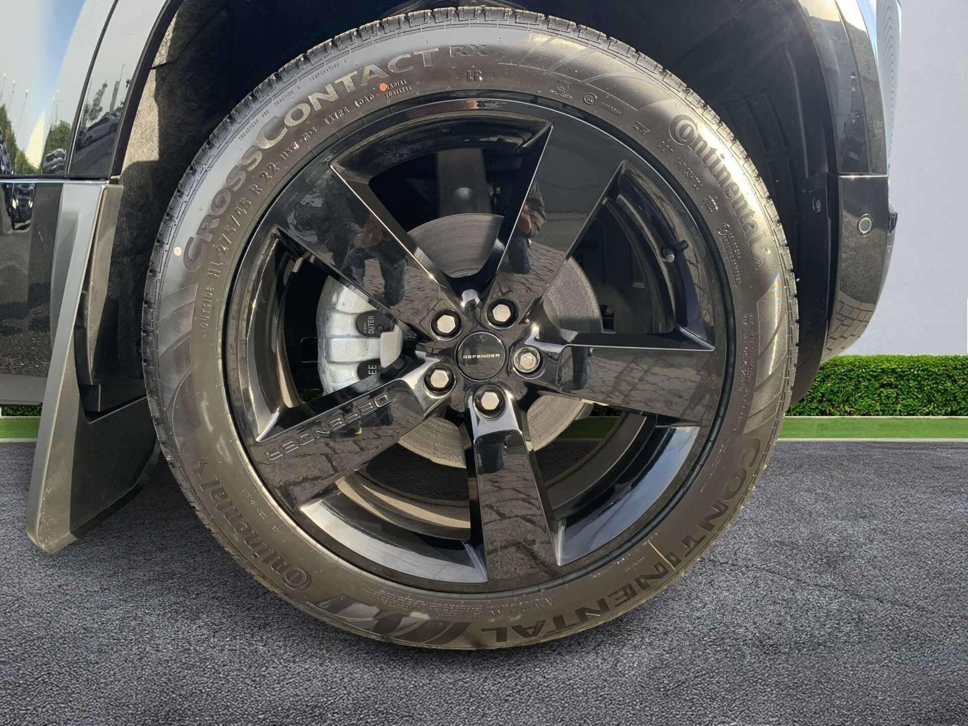 Land Rover Defender view 7